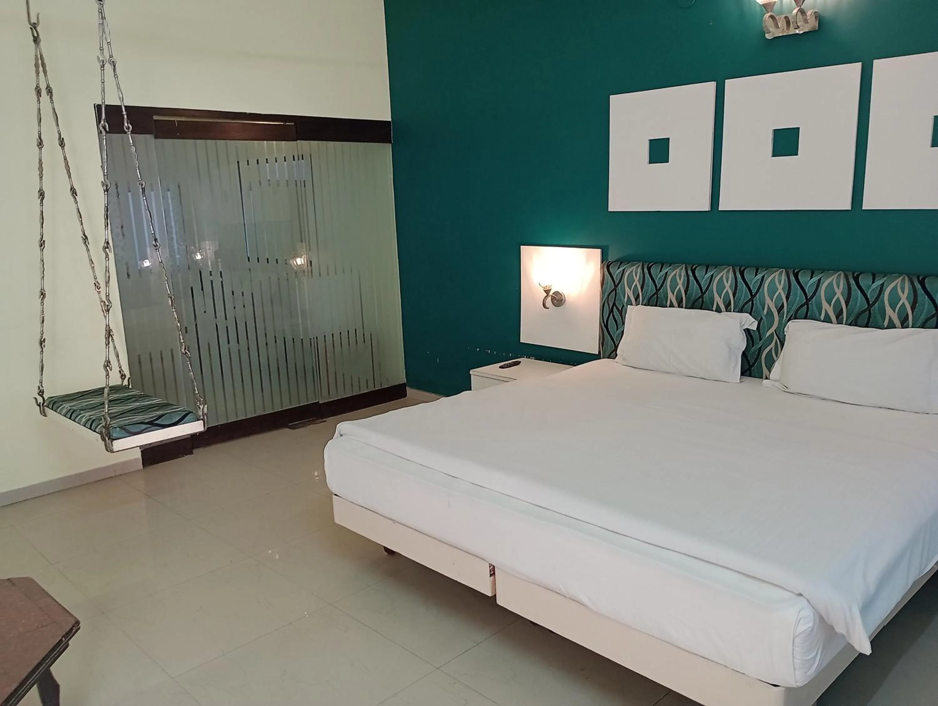 Bedroom, Bed in Hotel Airlines