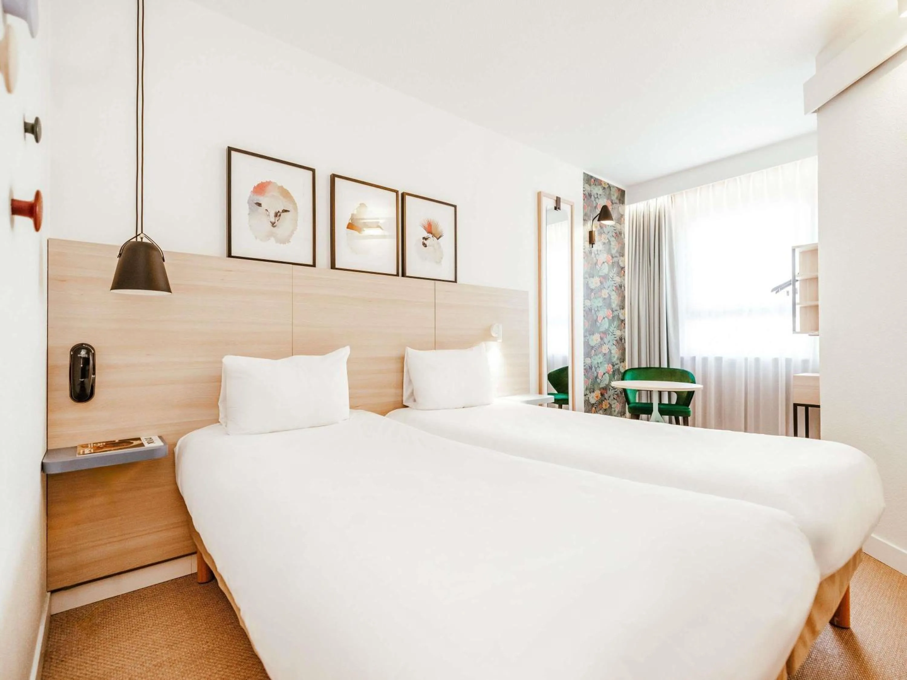 Bedroom, Bed in ibis Styles Luxembourg Centre Gare