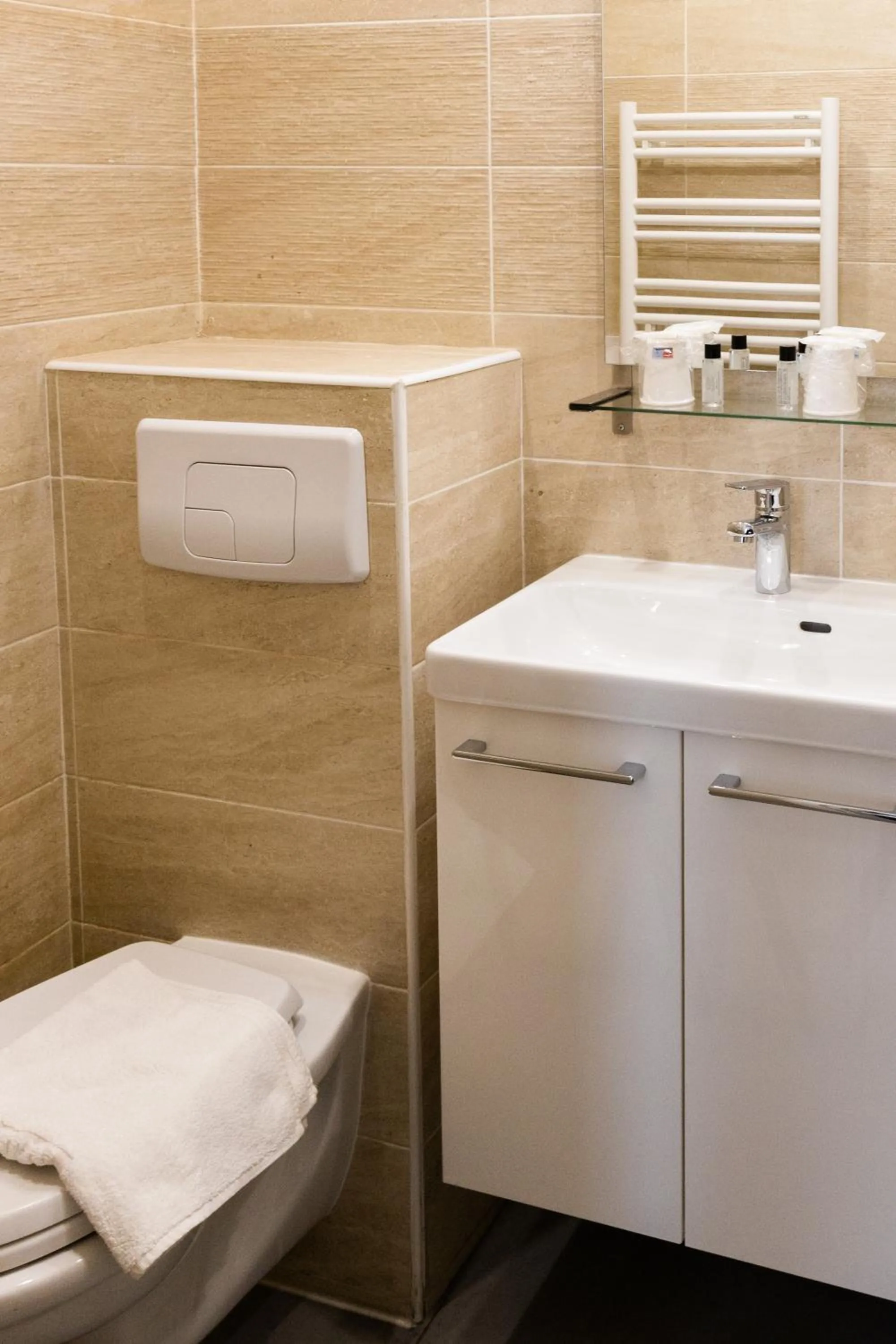 Bathroom in Hotel Luxia