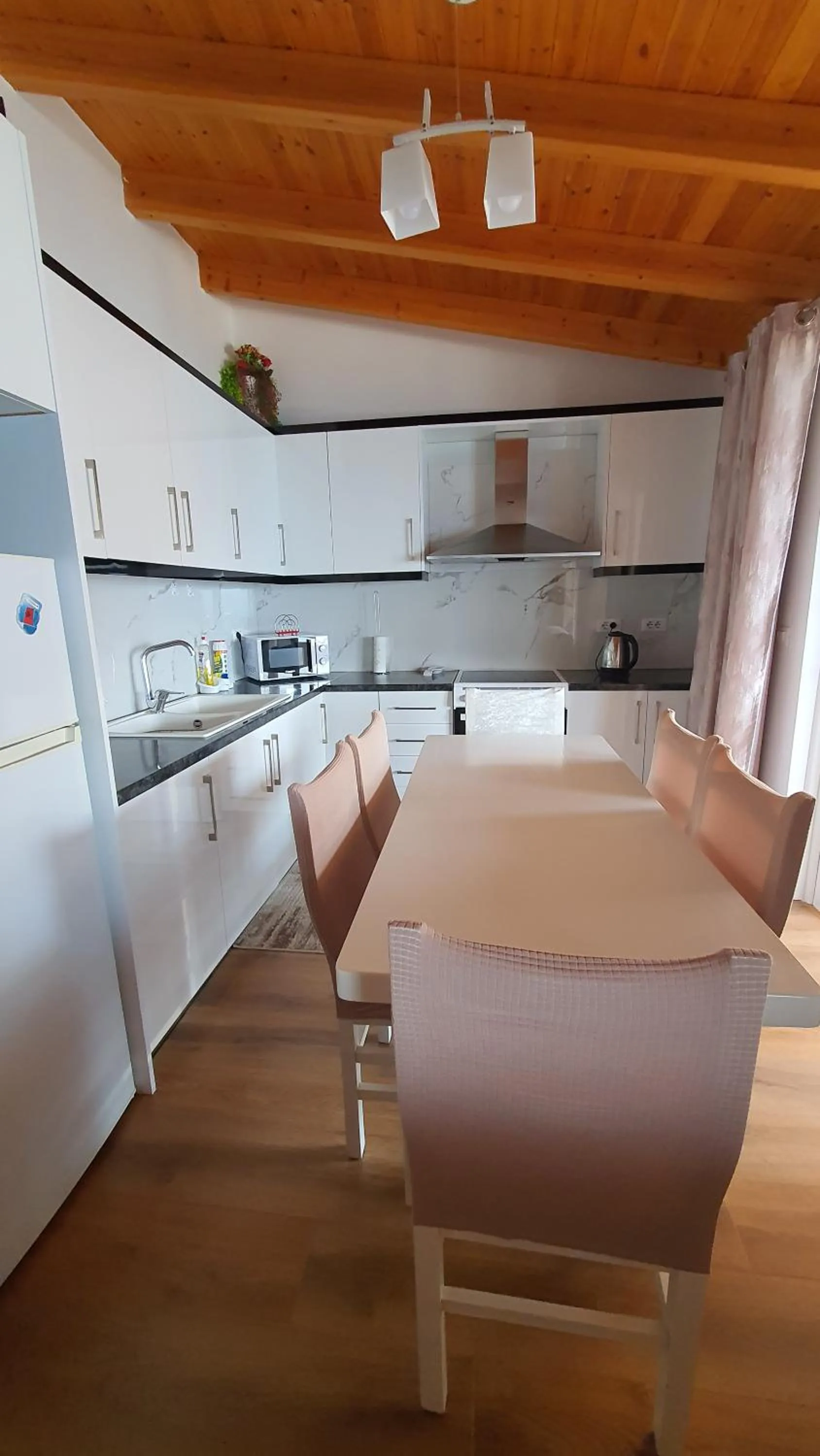 Hotel Vila Alvin & Apartments