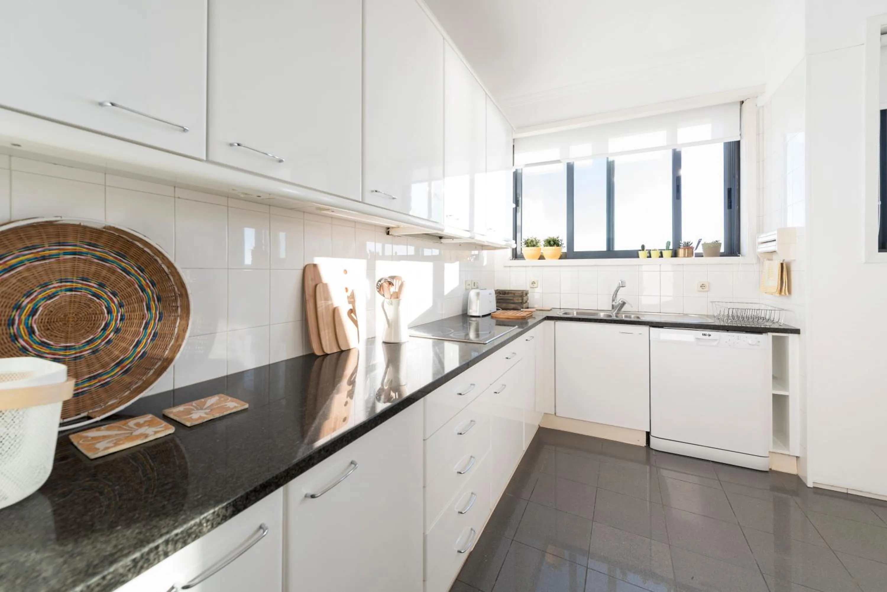 Kitchen or kitchenette in LovelyStay - Porto Beach Apartment