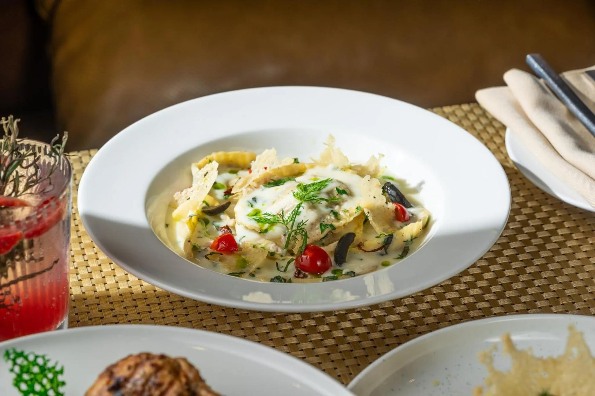 Restaurant/places to eat in Holiday Inn Kolkata Airport by IHG