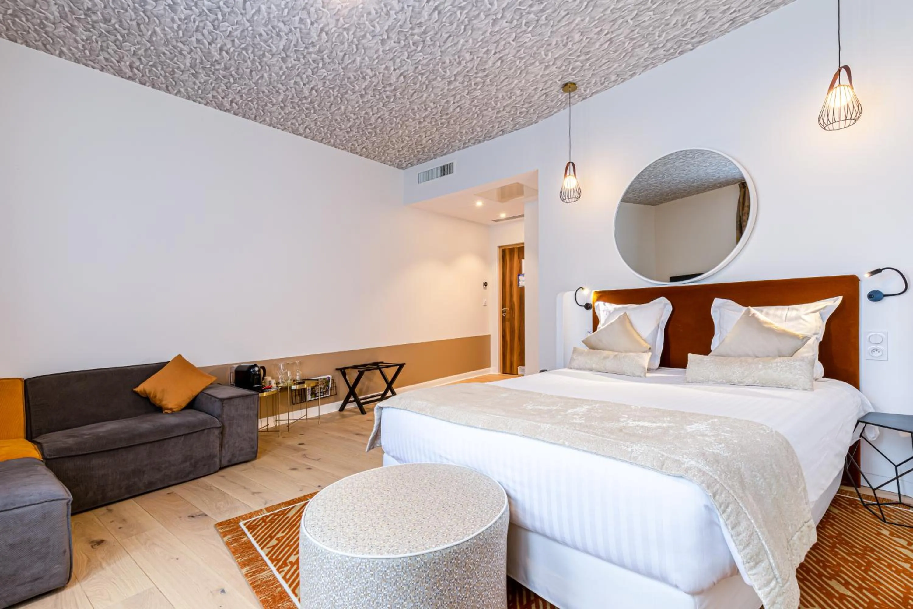 Bed in Hotel Le Saint Gelais