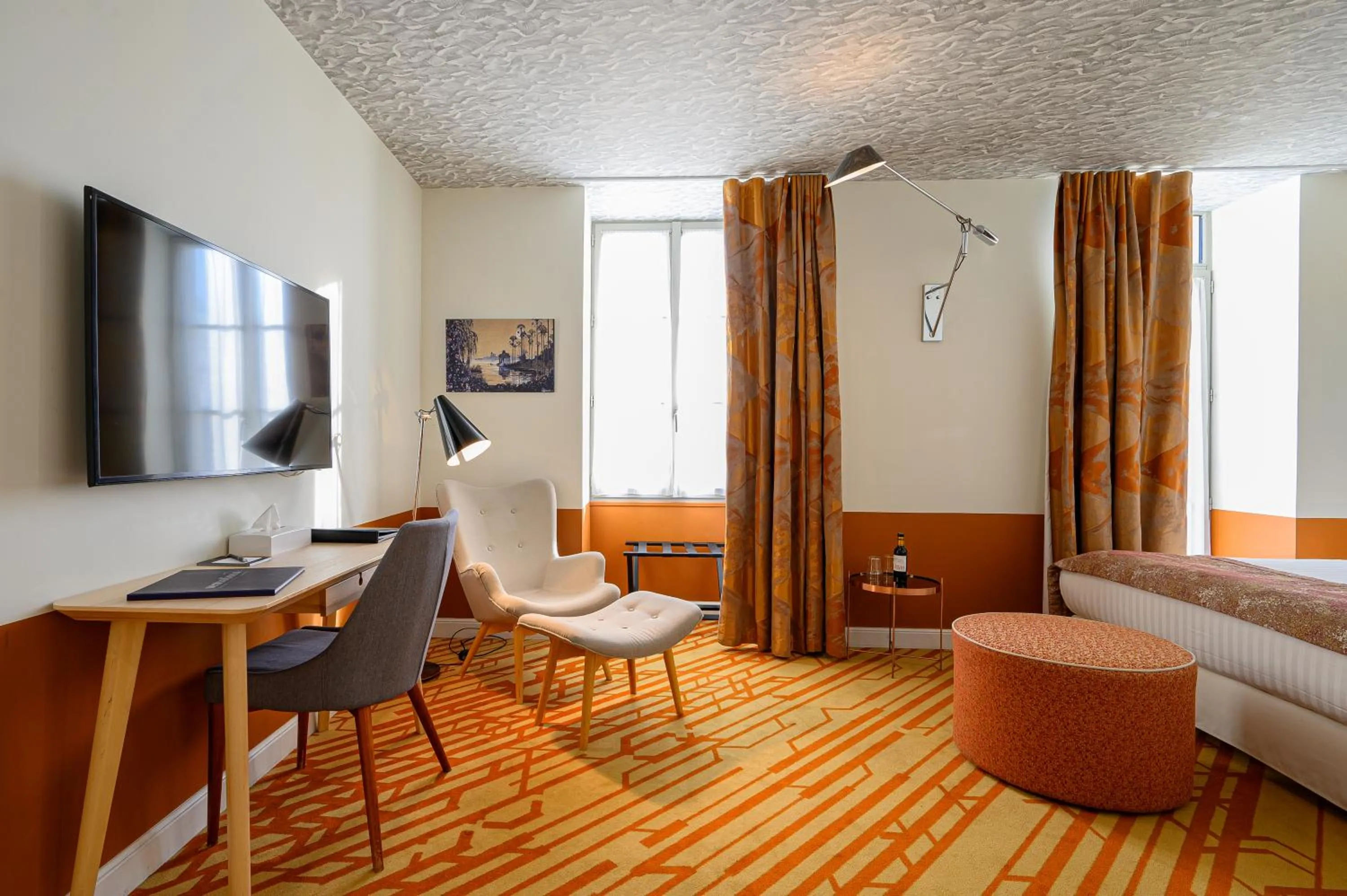 Bed in Hotel Le Saint Gelais