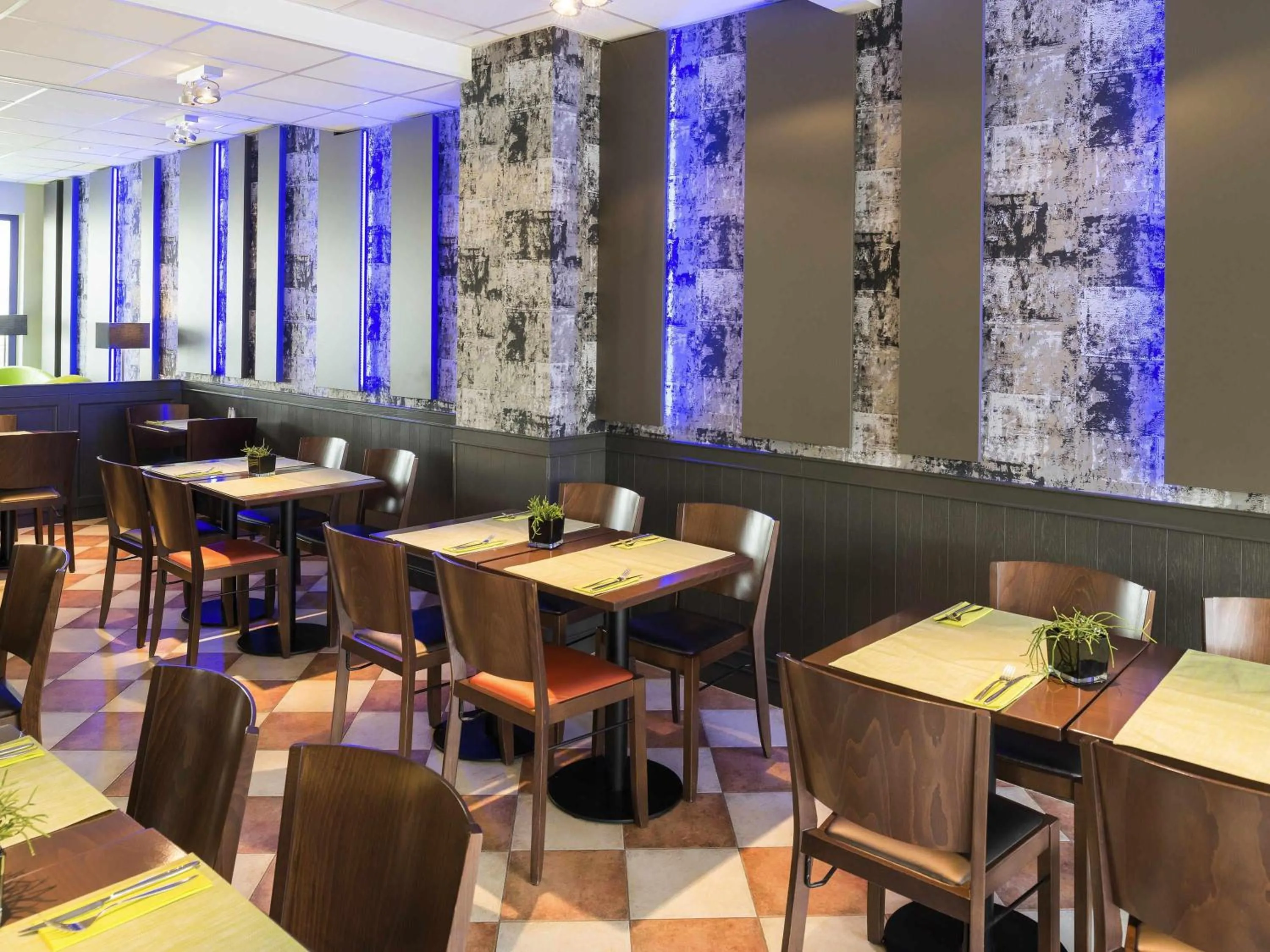 Restaurant/places to eat in ibis Luxembourg Sud