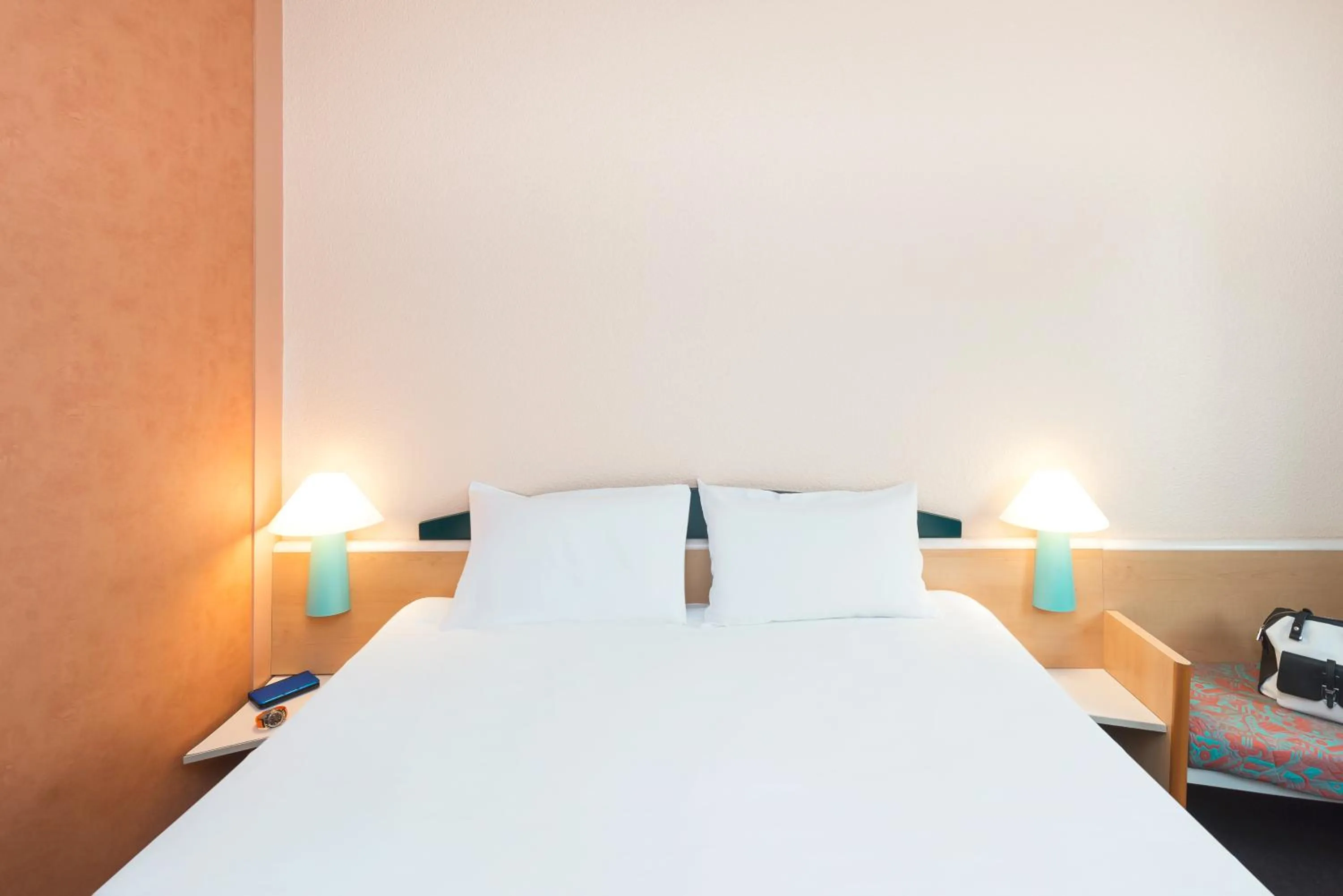 Bed in ibis Luxembourg Sud