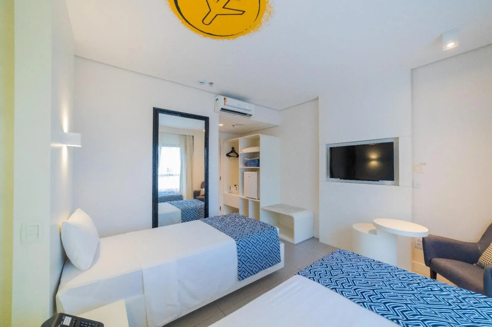 Photo of the whole room in ibis Styles Maracanau