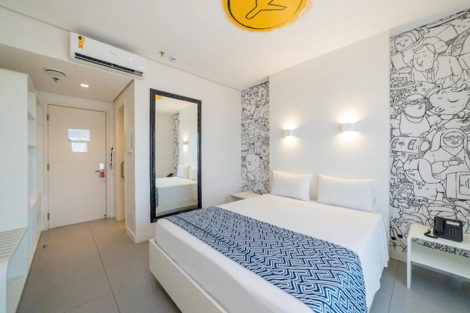 Photo of the whole room in ibis Styles Maracanau