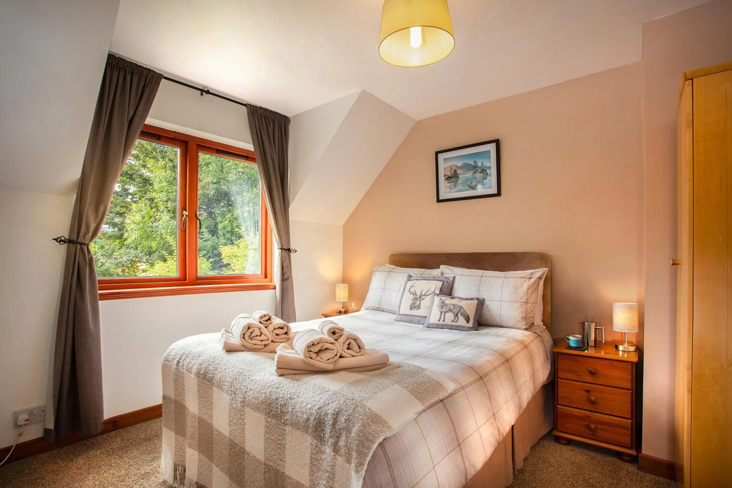 Bedroom, Bed in Beechwood Lodge