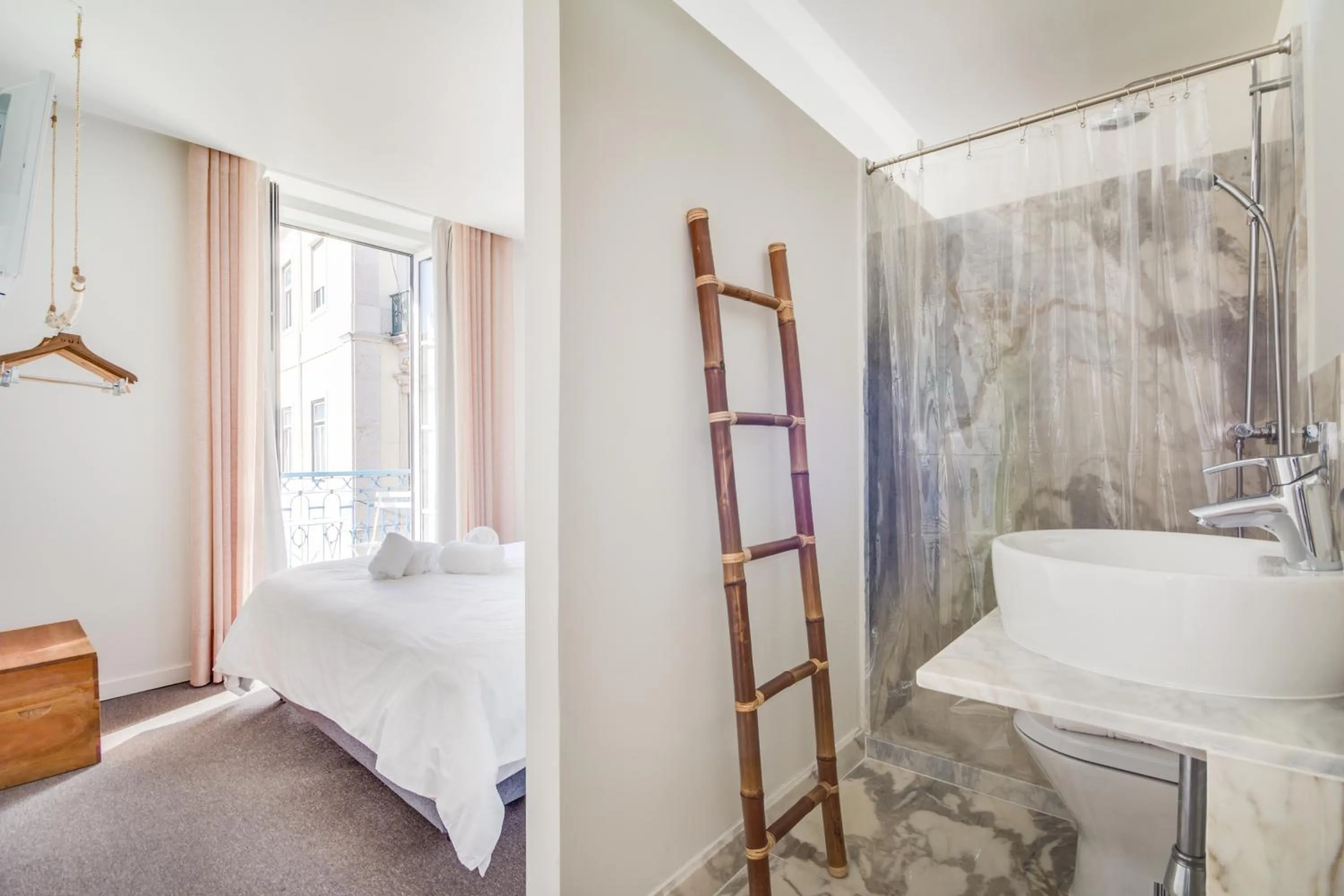 Bathroom, Bed in Chiado 44