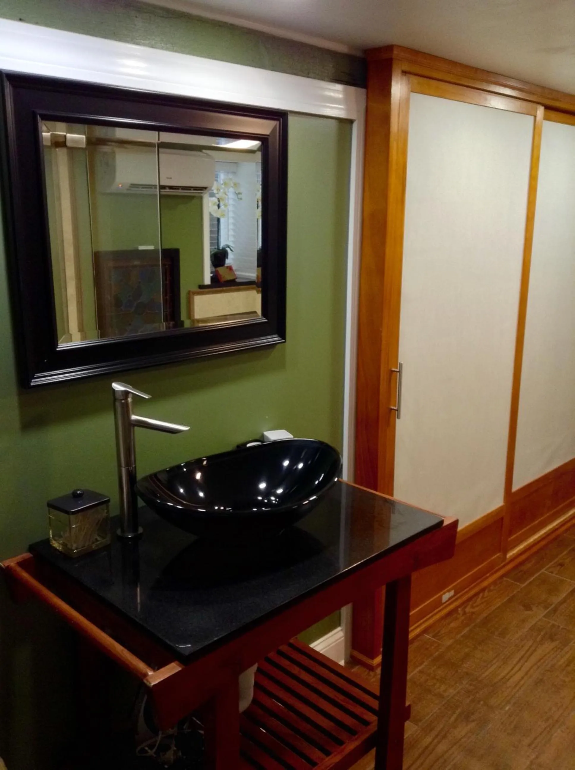 Bathroom in Peace & Plenty Inn Bed and Breakfast Downtown St Augustine-Adults Only