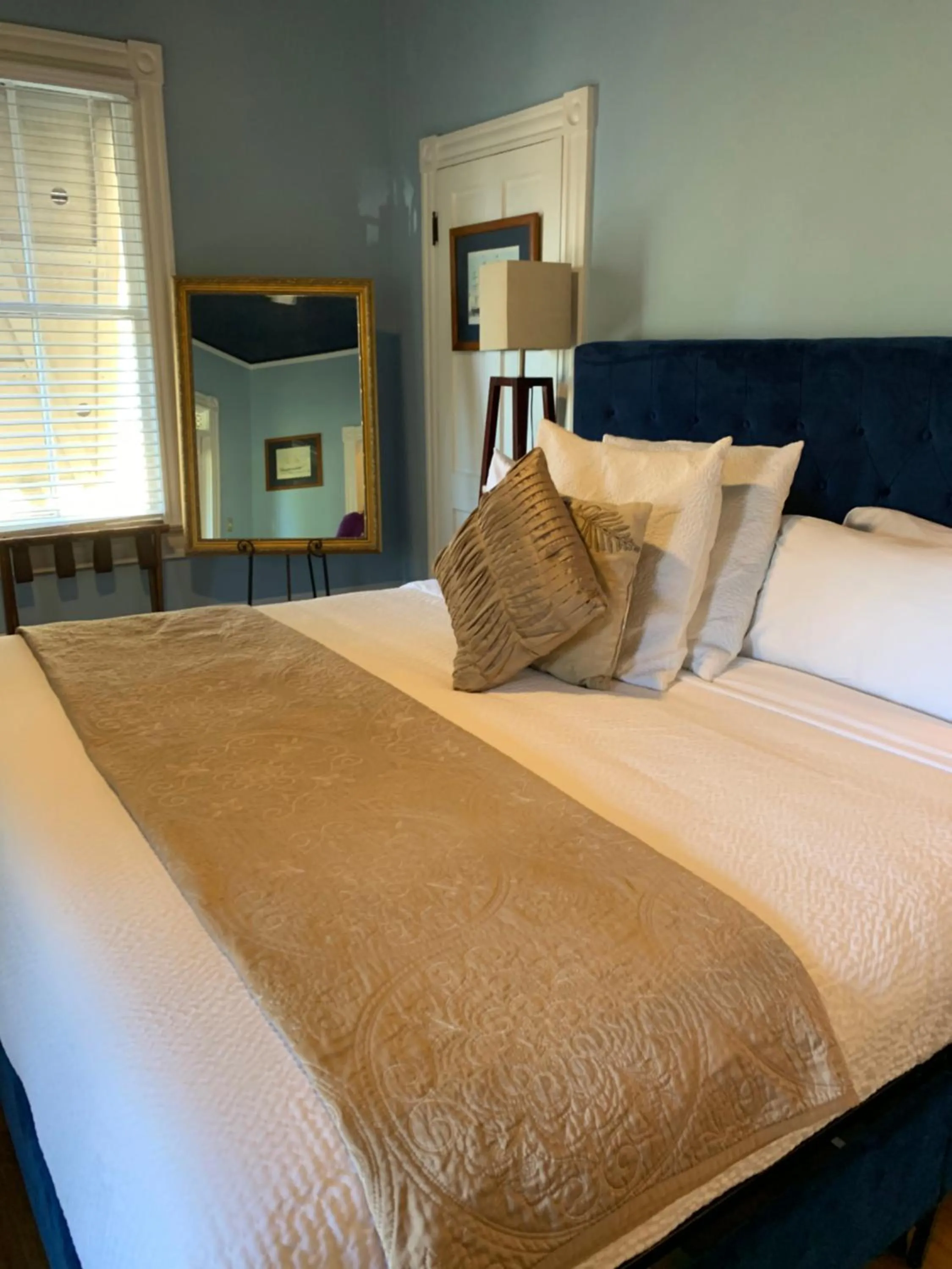 Bed in Peace & Plenty Inn Bed and Breakfast Downtown St Augustine-Adults Only