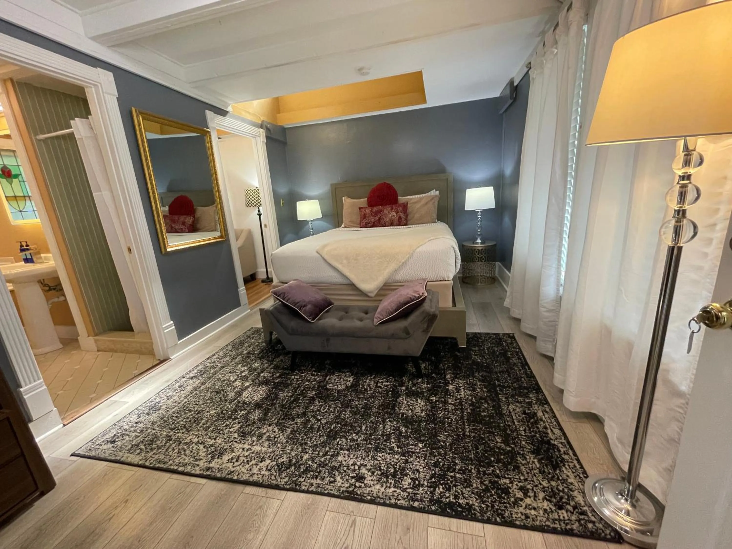 Bed in Peace & Plenty Inn Bed and Breakfast Downtown St Augustine-Adults Only