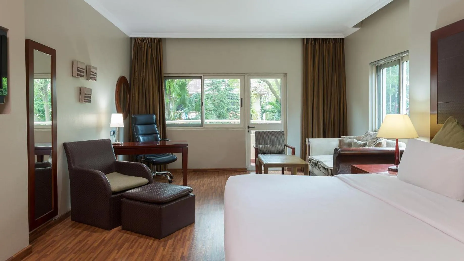 Photo of the whole room, Bed in Park Inn by Radisson, Lagos Victoria Island