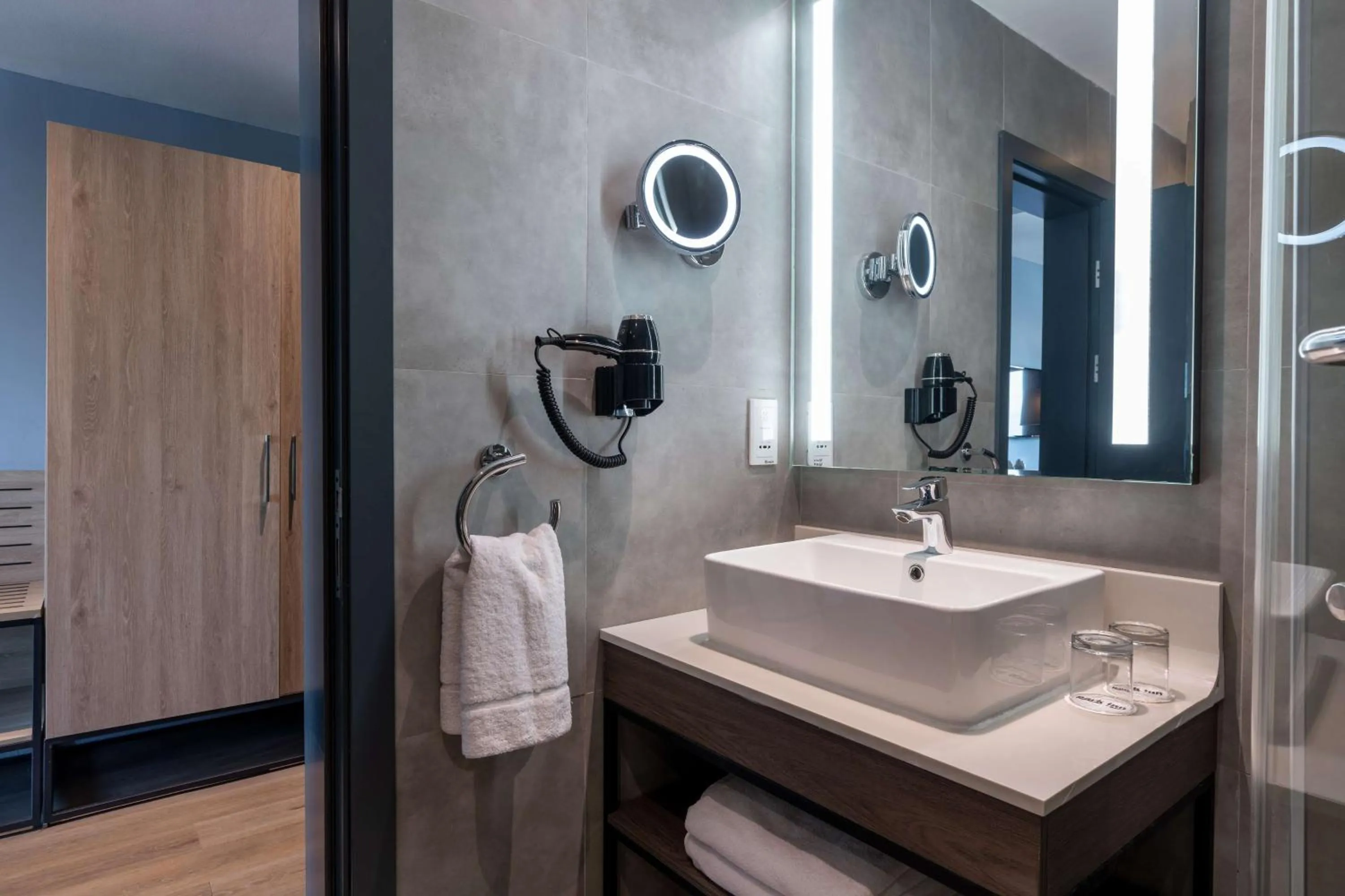 Kitchen or kitchenette in Park Inn by Radisson, Lagos Victoria Island