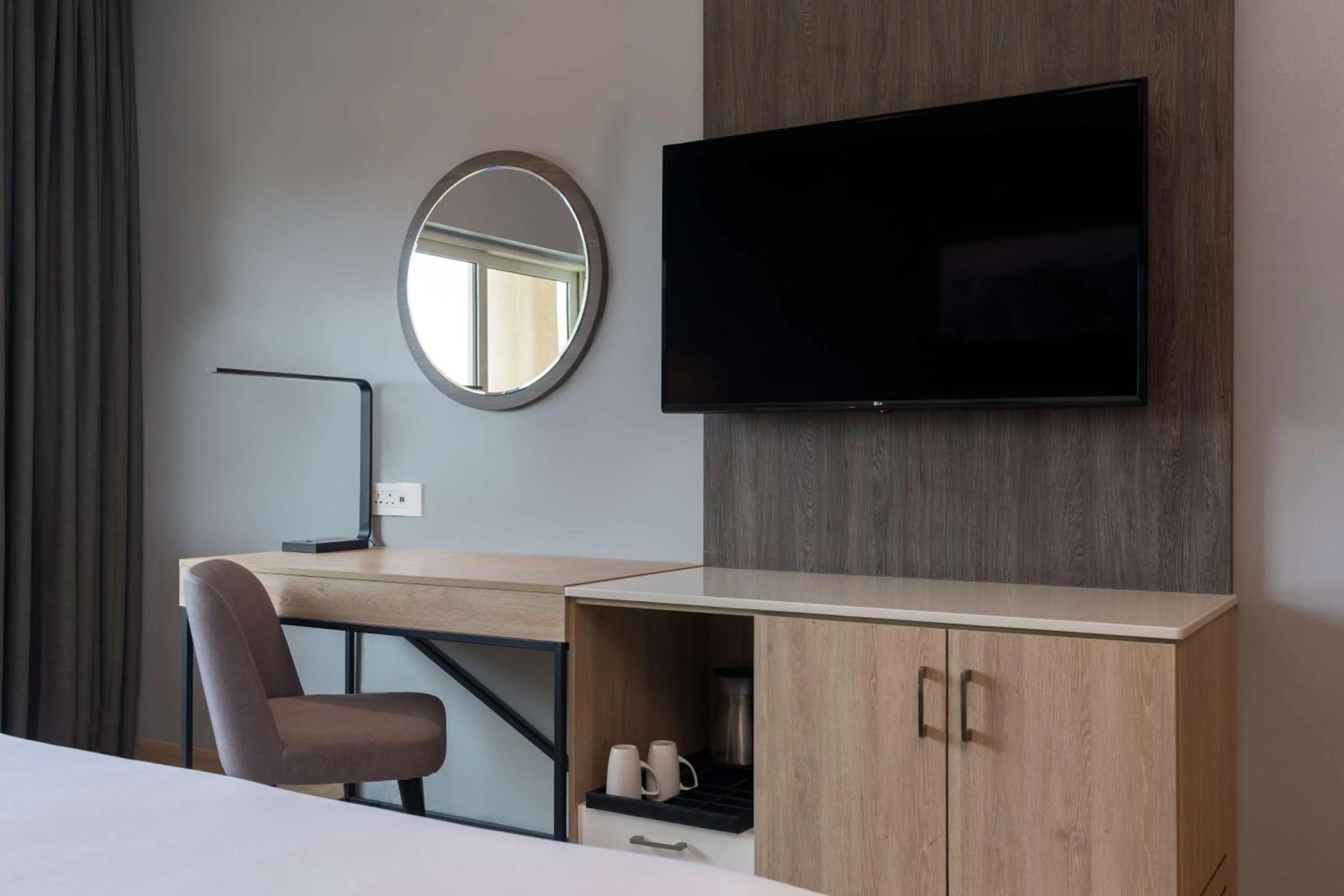 Bedroom, Bed in Park Inn by Radisson, Lagos Victoria Island