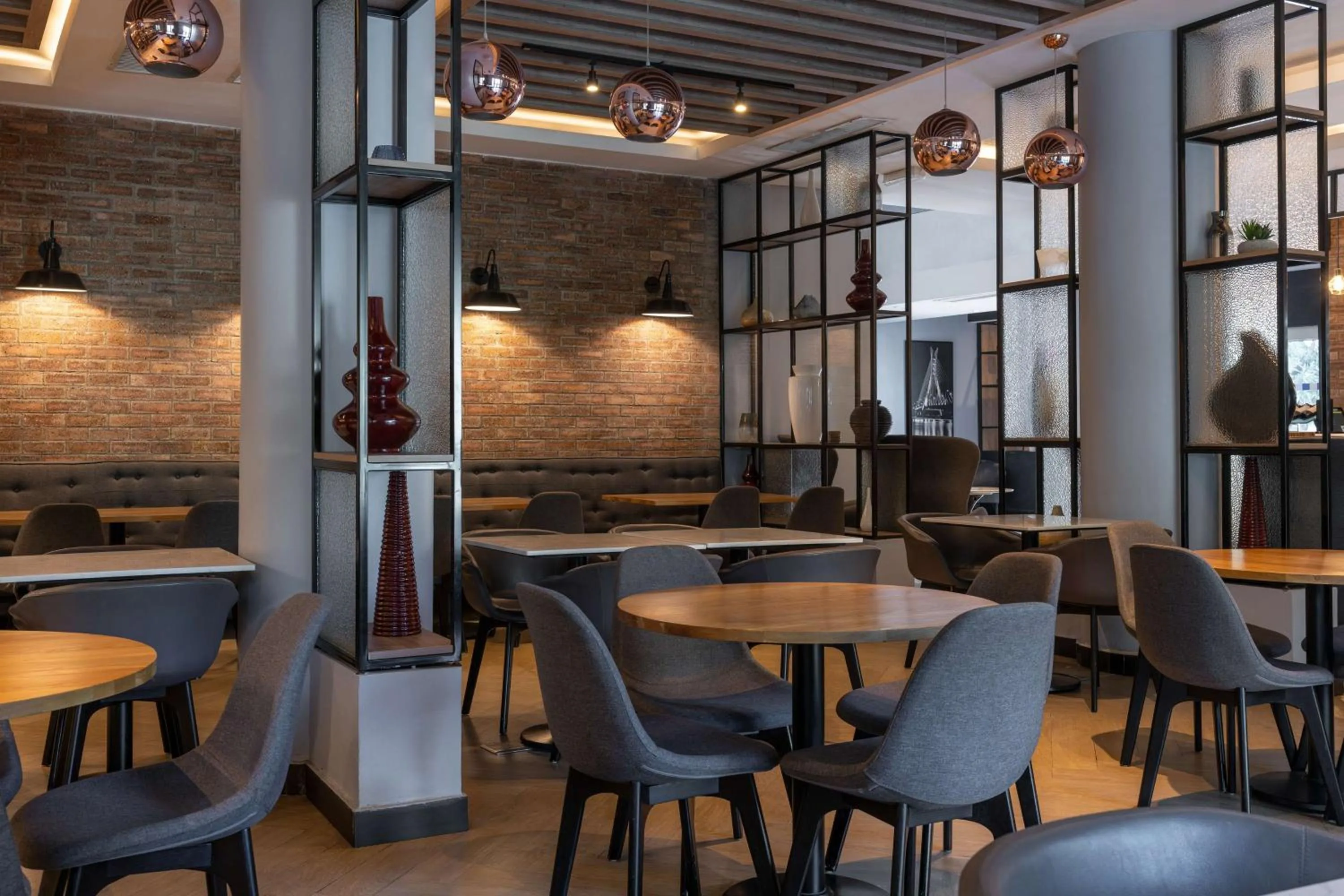 Restaurant/places to eat in Park Inn by Radisson, Lagos Victoria Island