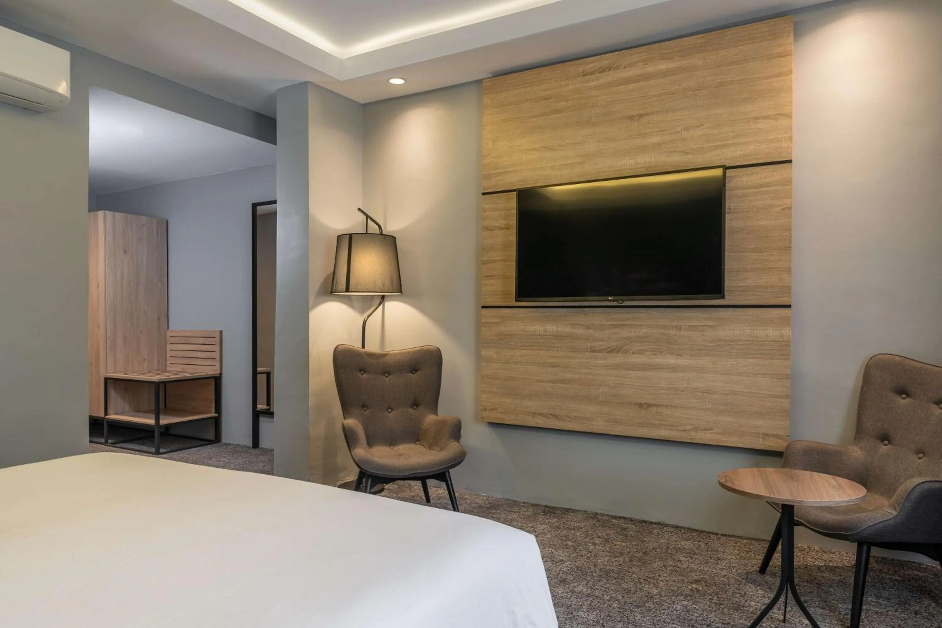 Photo of the whole room, Bed in Park Inn by Radisson, Lagos Victoria Island