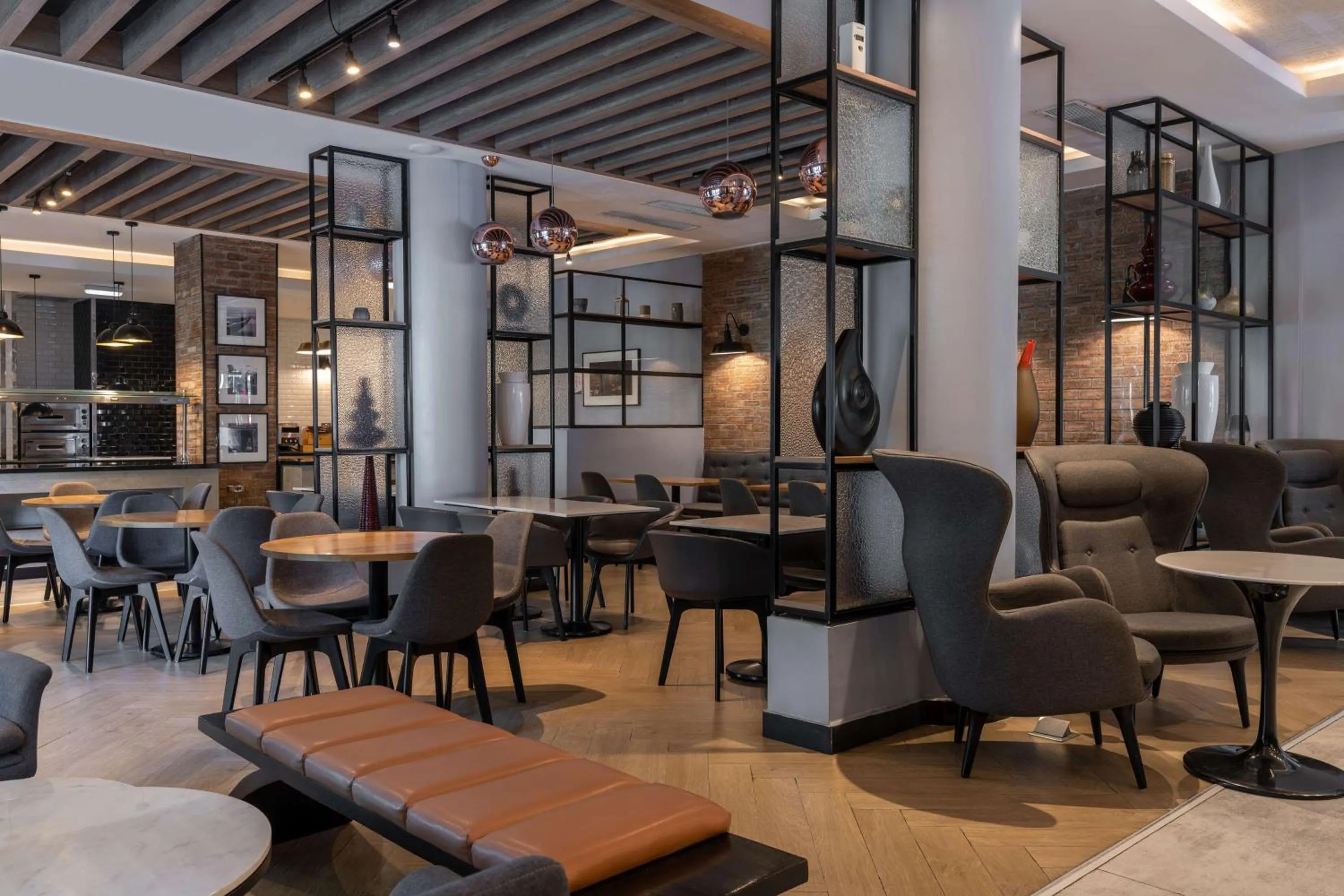 Restaurant/places to eat in Park Inn by Radisson, Lagos Victoria Island