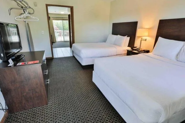 Nader's Motel & Suites