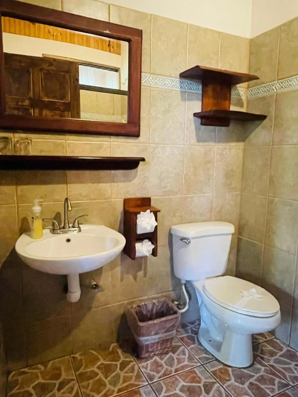 Toilet in Kakao Lodge & Garden Río Celeste