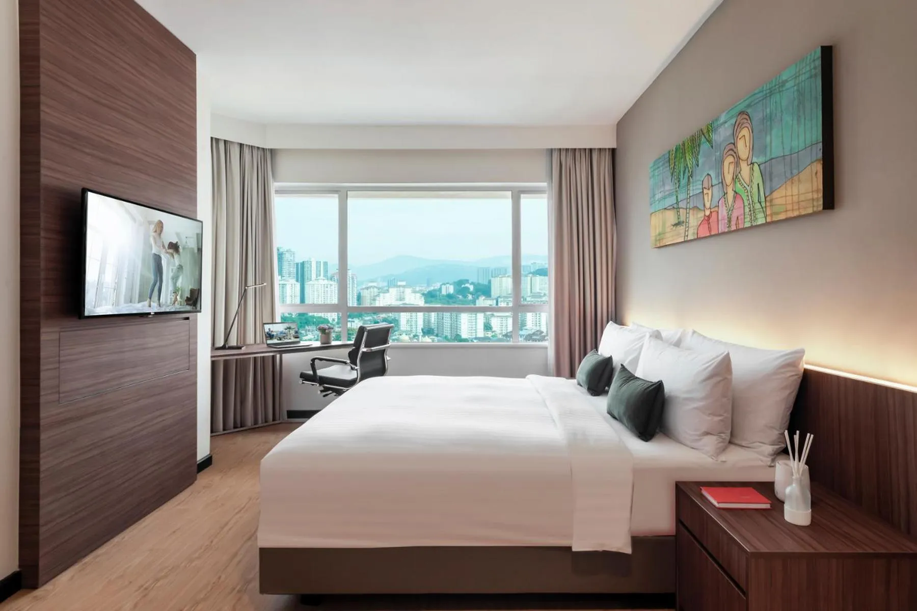 Bed in Oakwood Hotel & Residence Kuala Lumpur