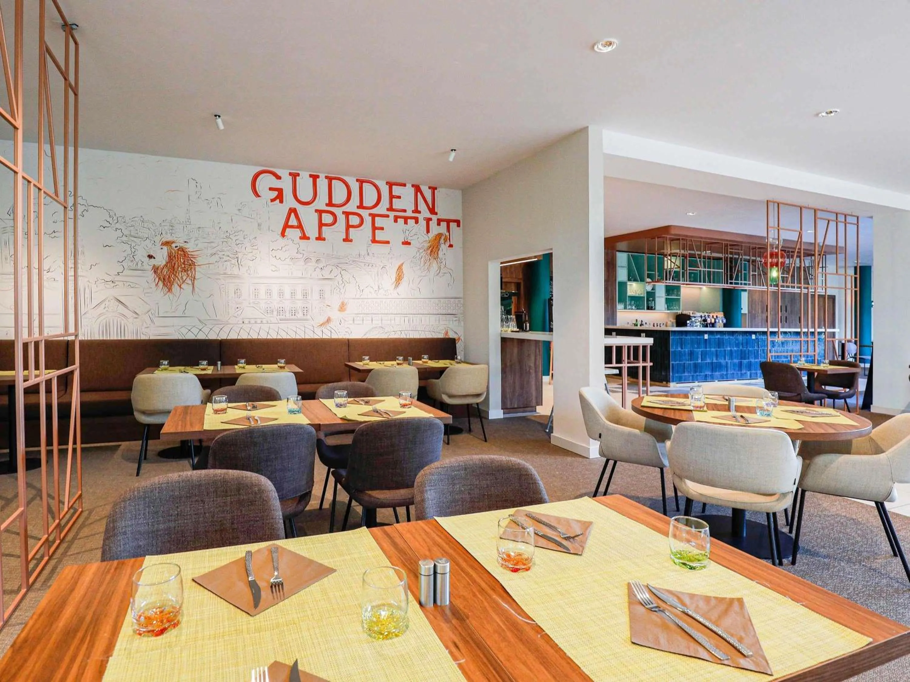 Restaurant/places to eat in Ibis Luxembourg Airport