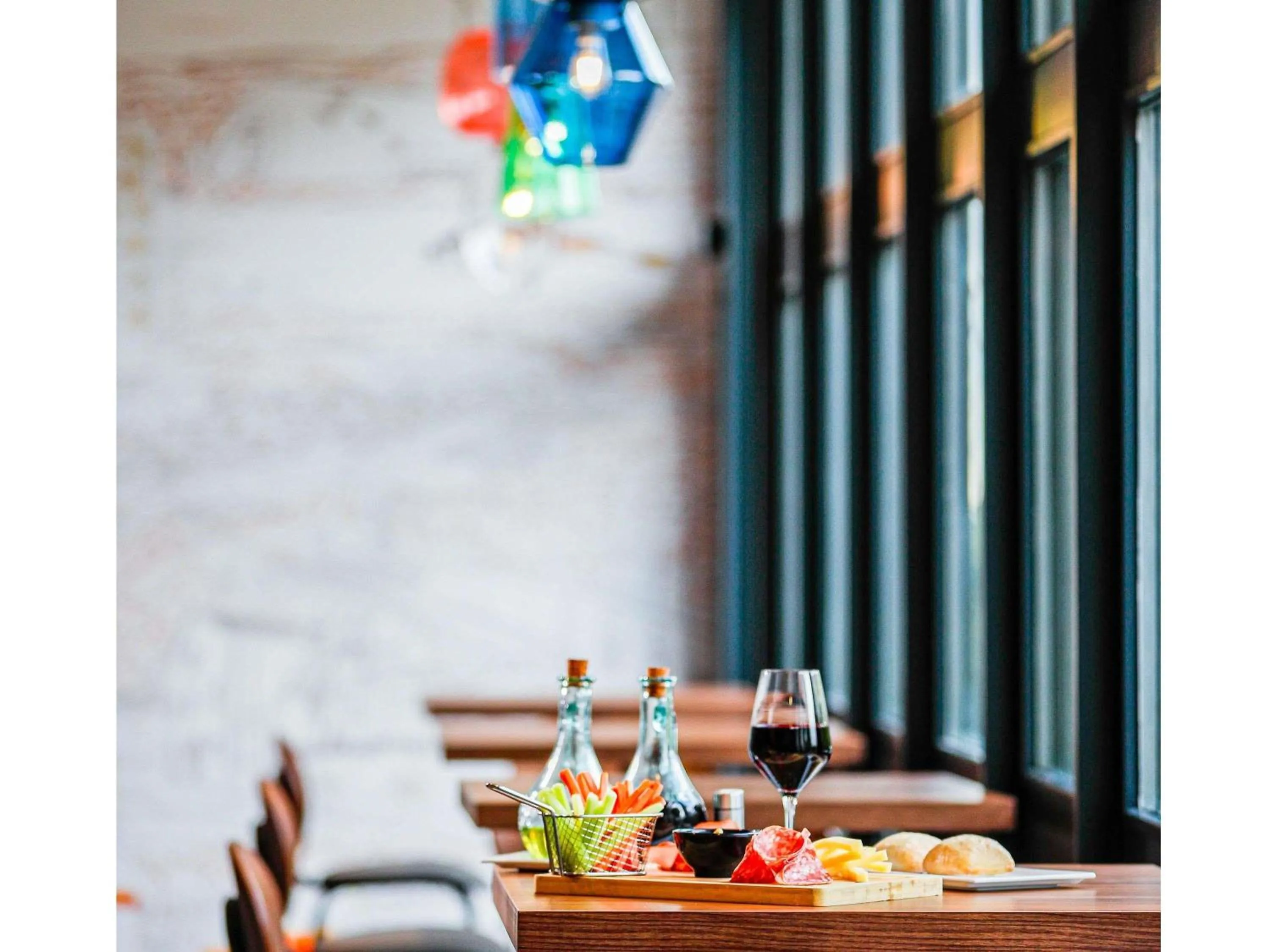 Restaurant/places to eat in Ibis Luxembourg Airport