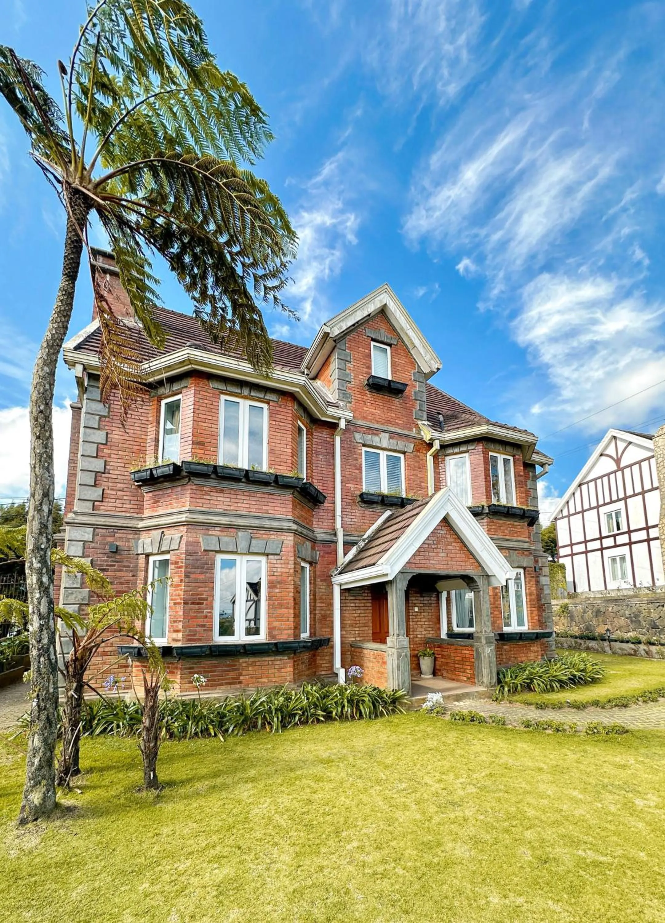 Property building in Kent Cottage