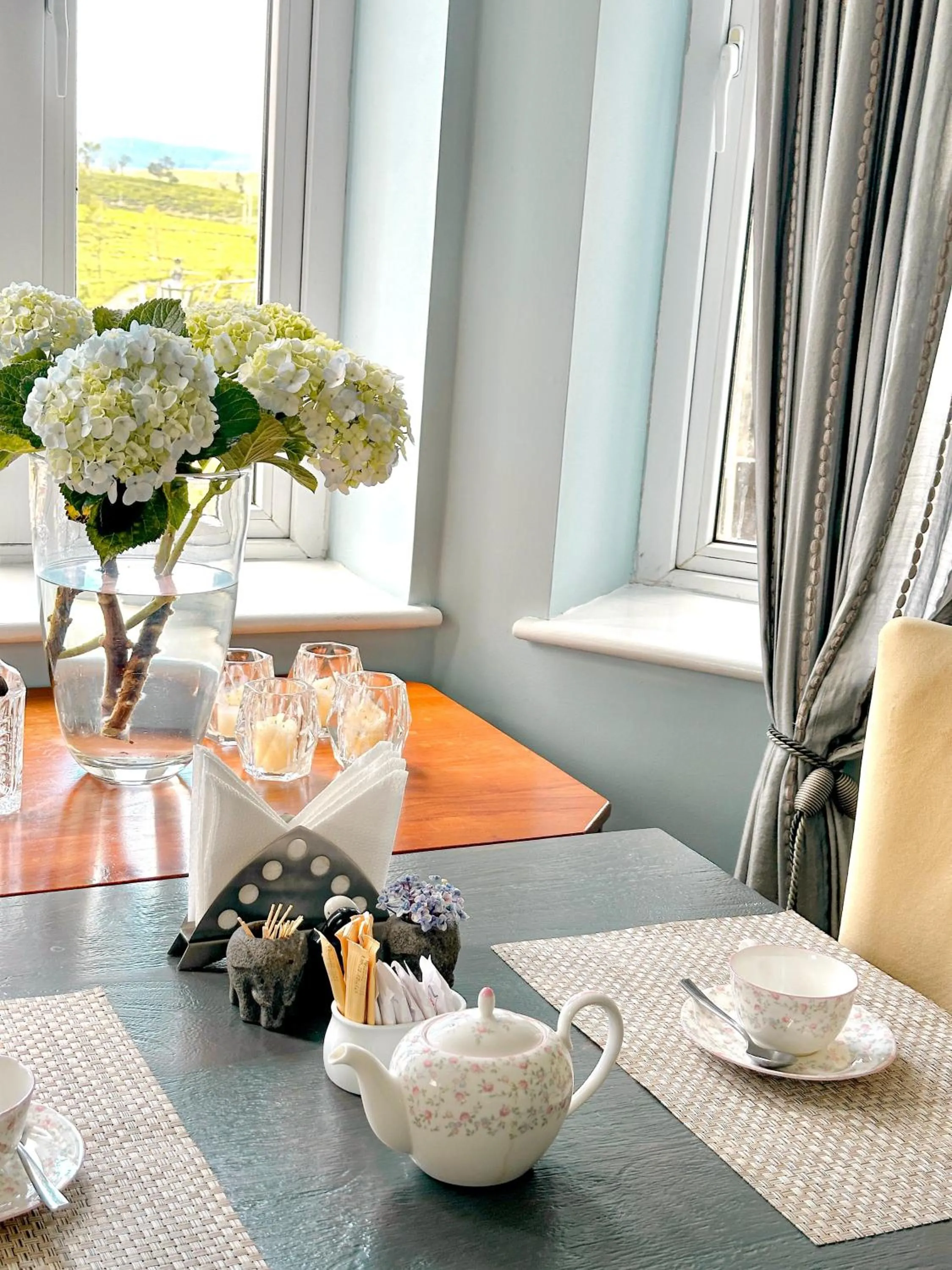 Dining area in Kent Cottage