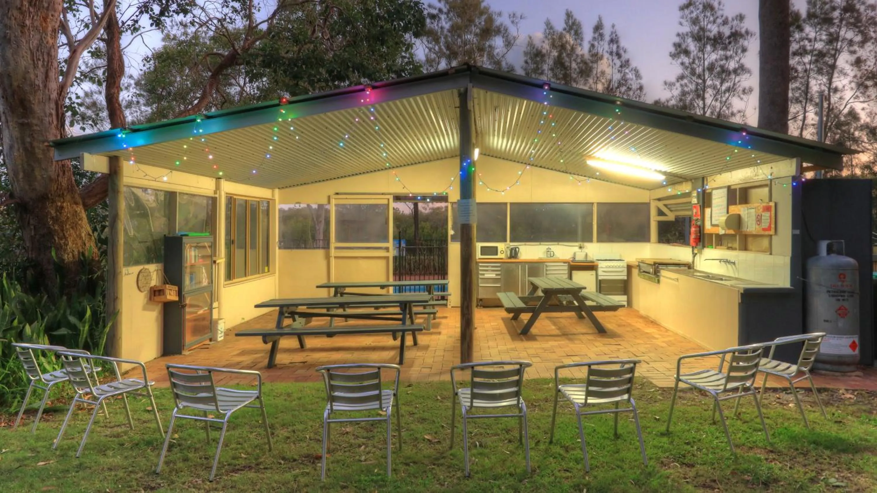 Dining area in Wooli River Lodges