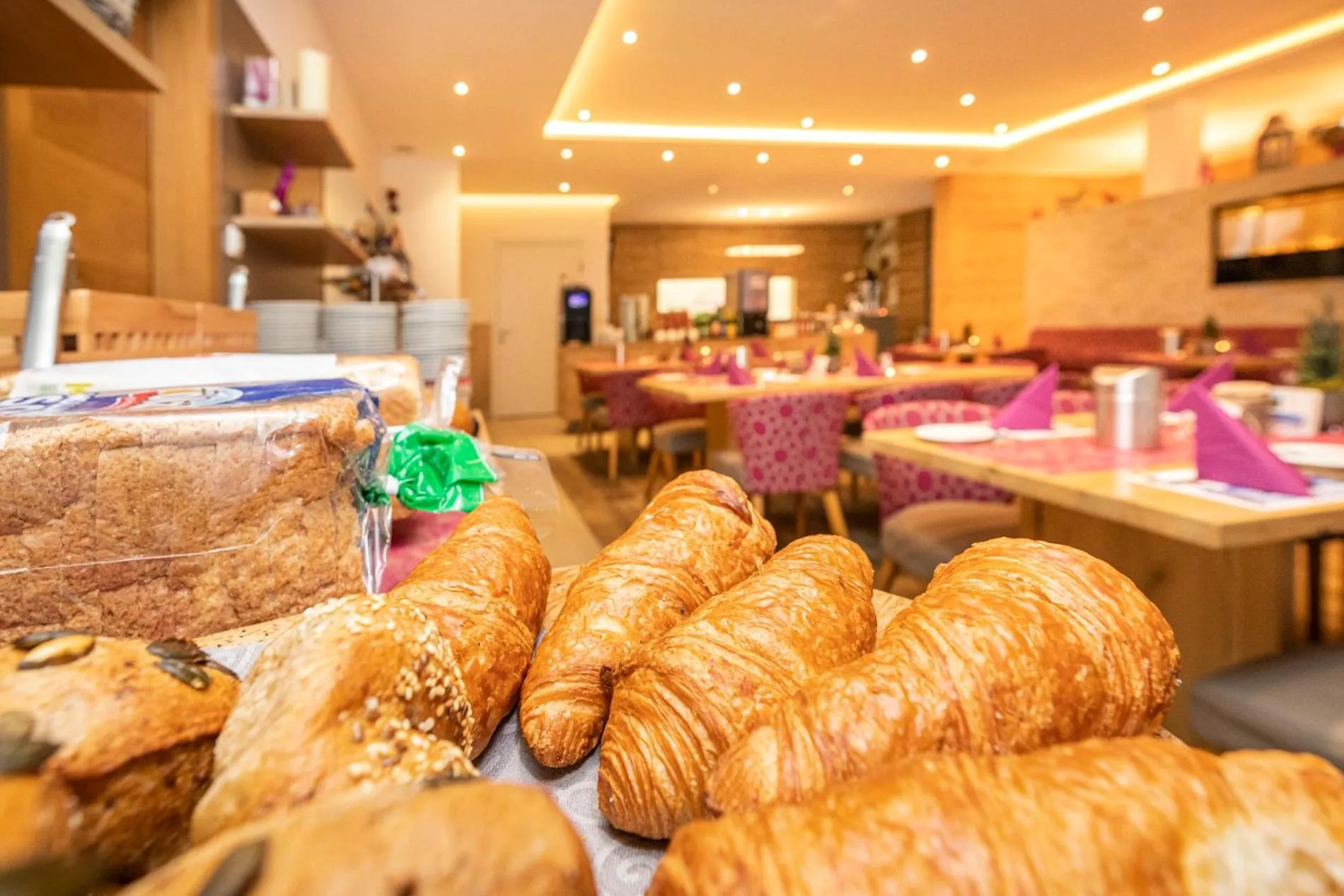 Food and drinks in Enjoy The Alps