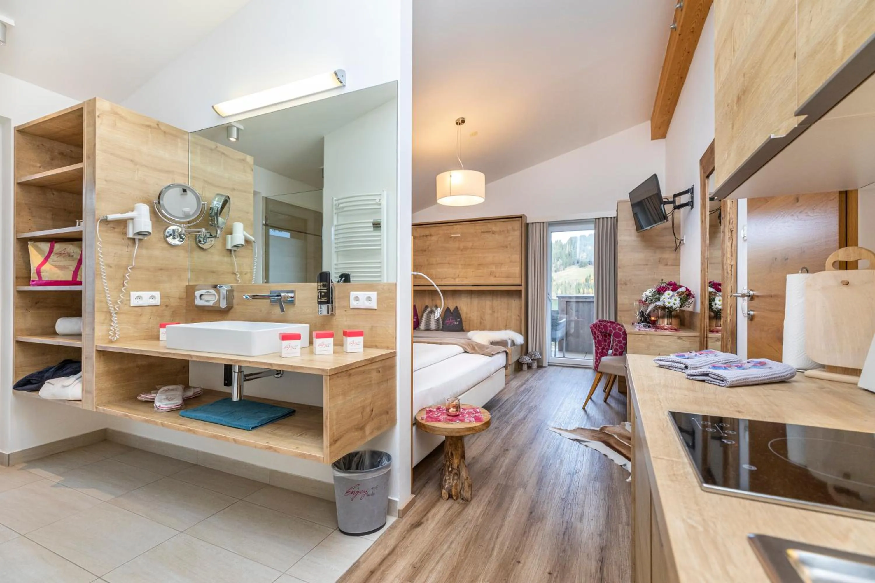 Bathroom, Bed in Enjoy The Alps