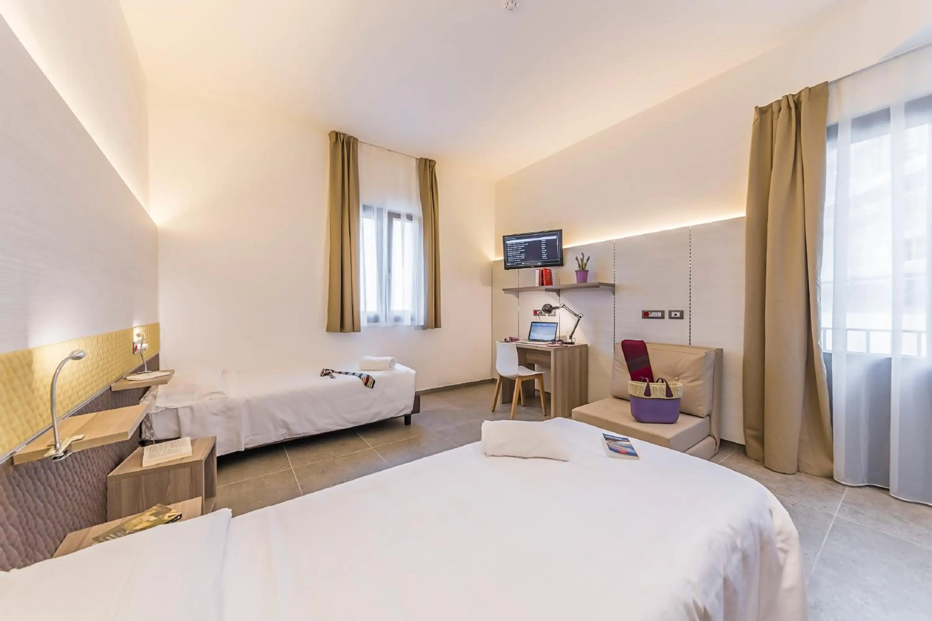 Photo of the whole room, Bed in Camplus Palermo Normanni - Casa per ferie