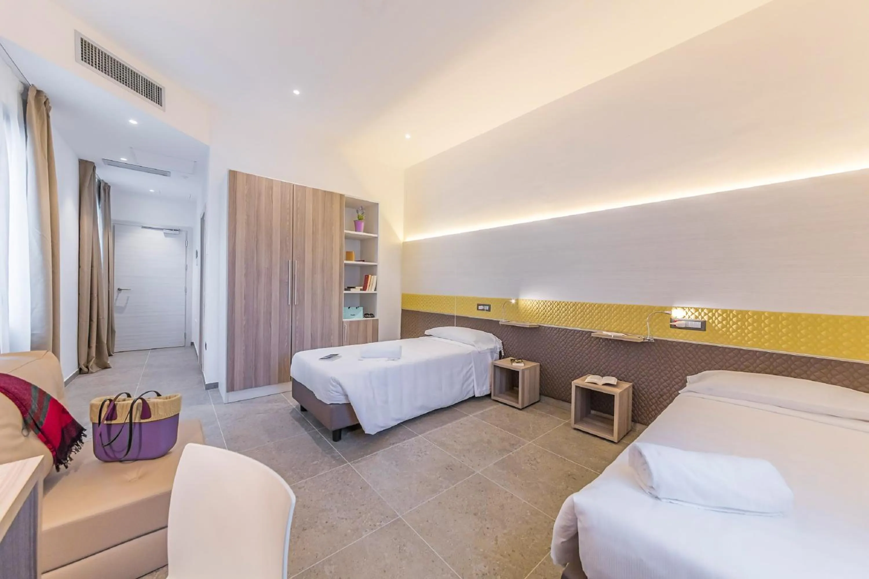 Photo of the whole room, Bed in Camplus Palermo Normanni - Casa per ferie