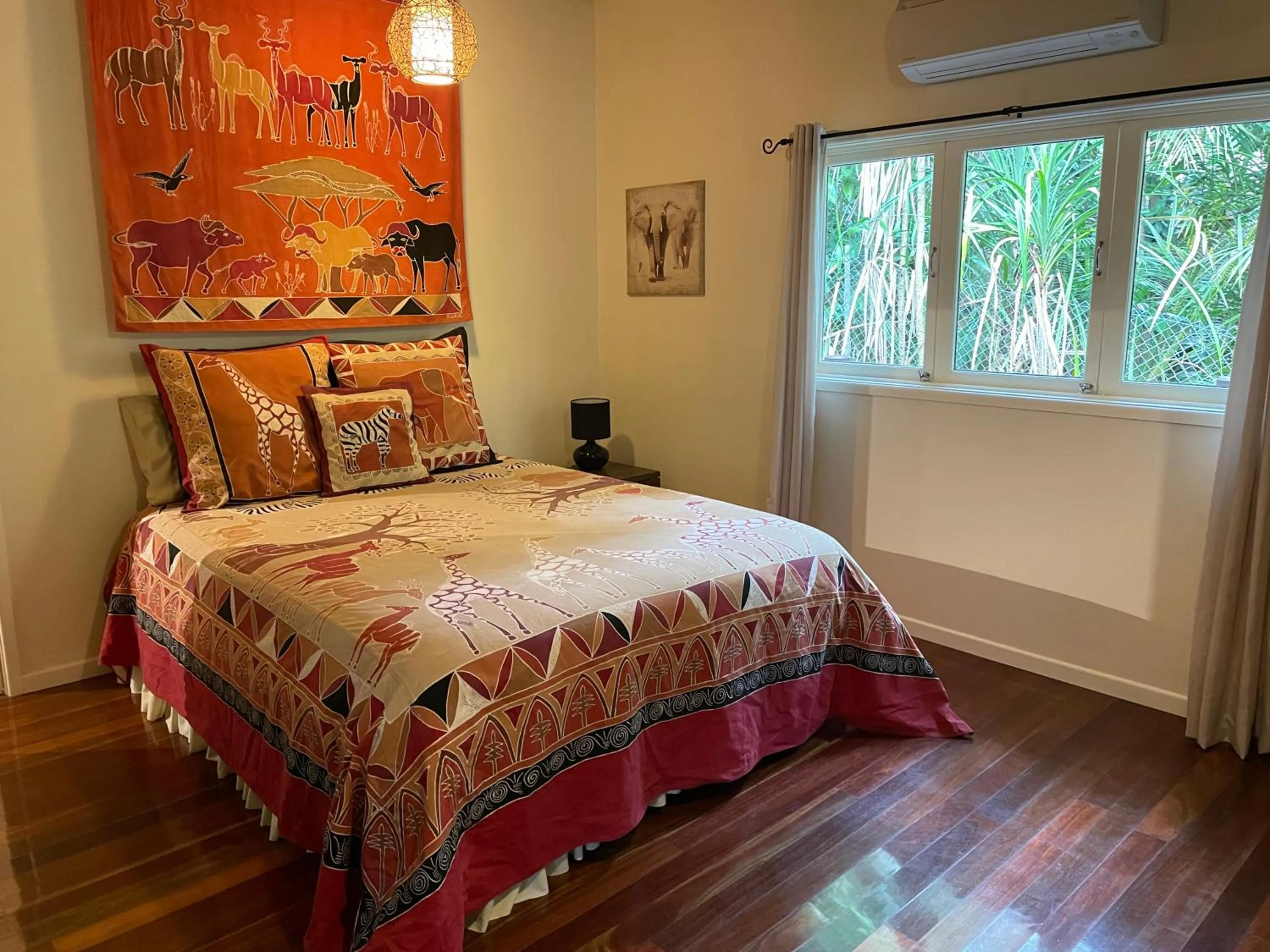 Bed in Kuranda Ngorongoro Lodge