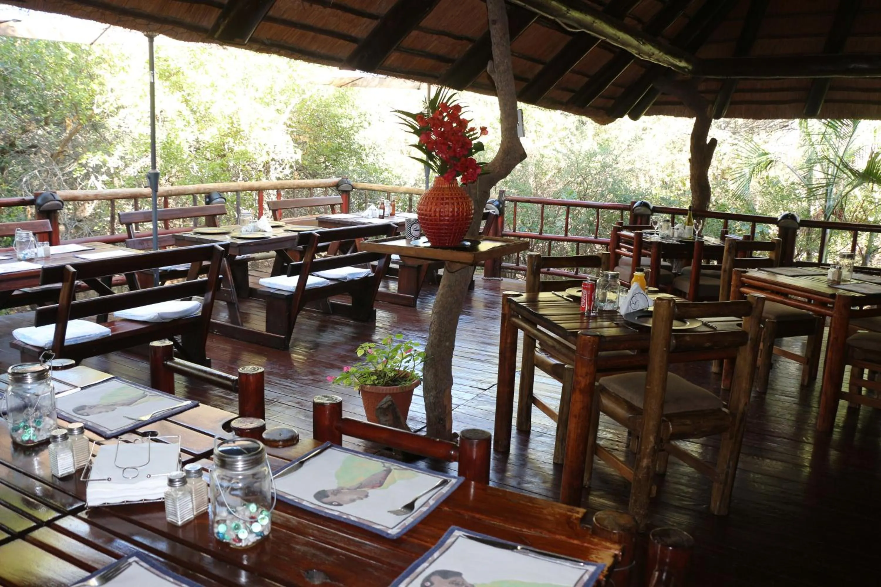 Restaurant/places to eat in Jabula Kruger Safari Lodge