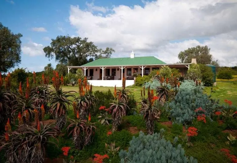 Leeuwenbosch Shearers Lodge - Amakhala Game Reserve