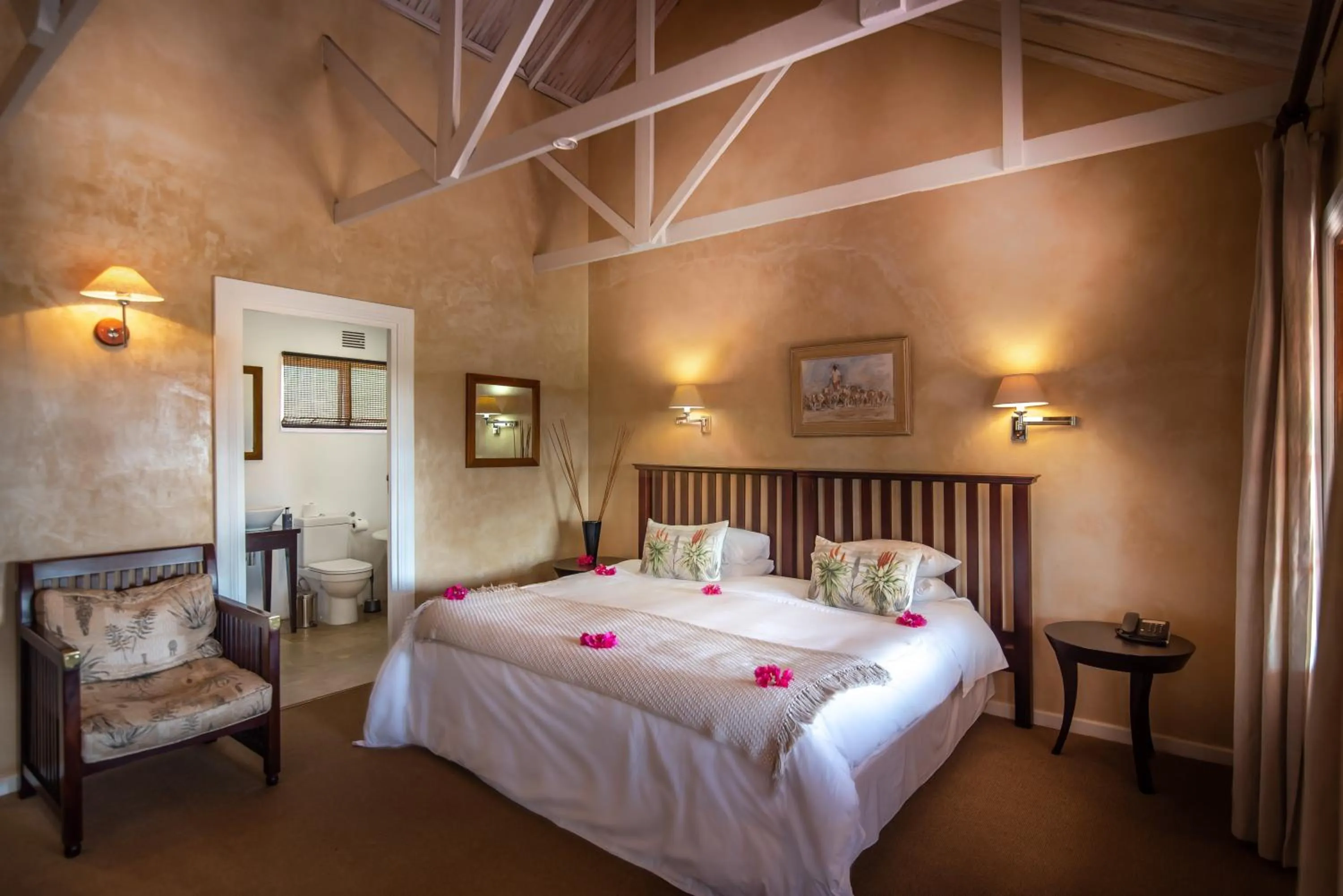 Bed in Leeuwenbosch Shearers Lodge - Amakhala Game Reserve