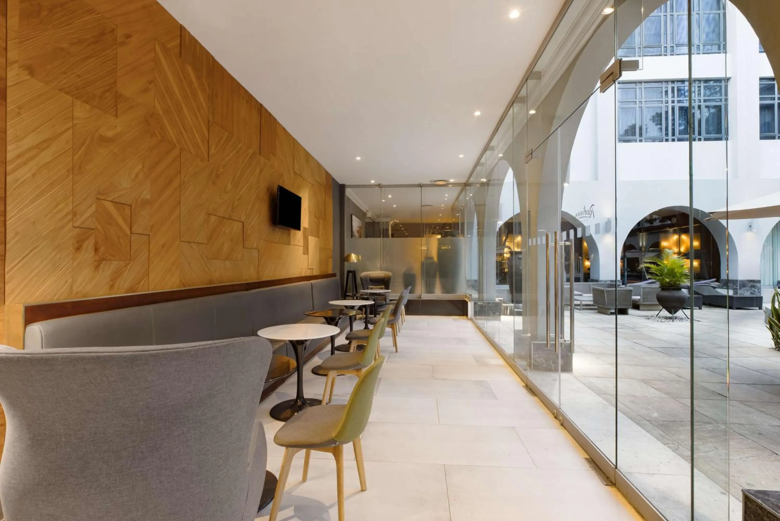 Lounge or bar in Radisson Lagos Ikeja