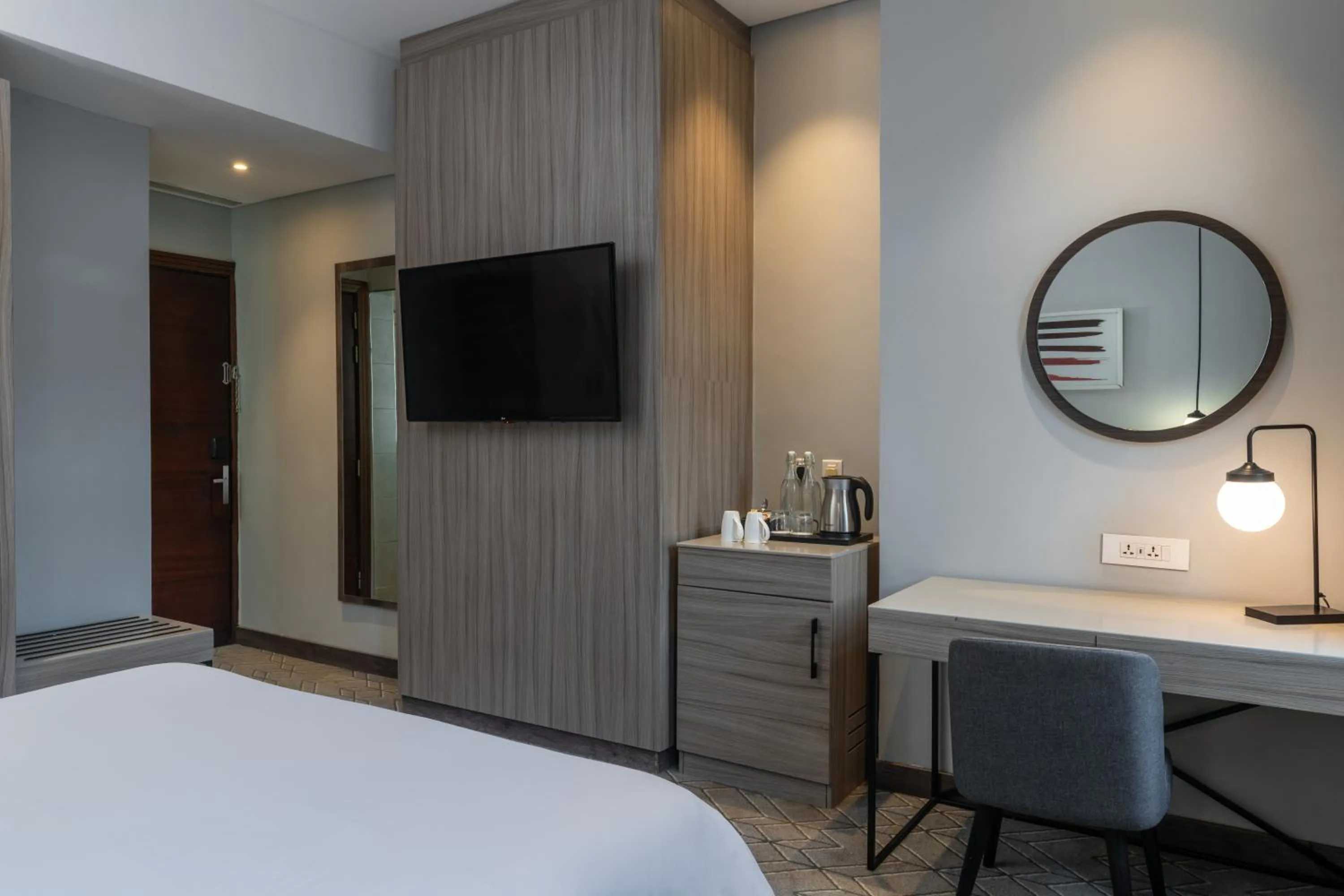 TV and multimedia, Bed in Radisson Lagos Ikeja