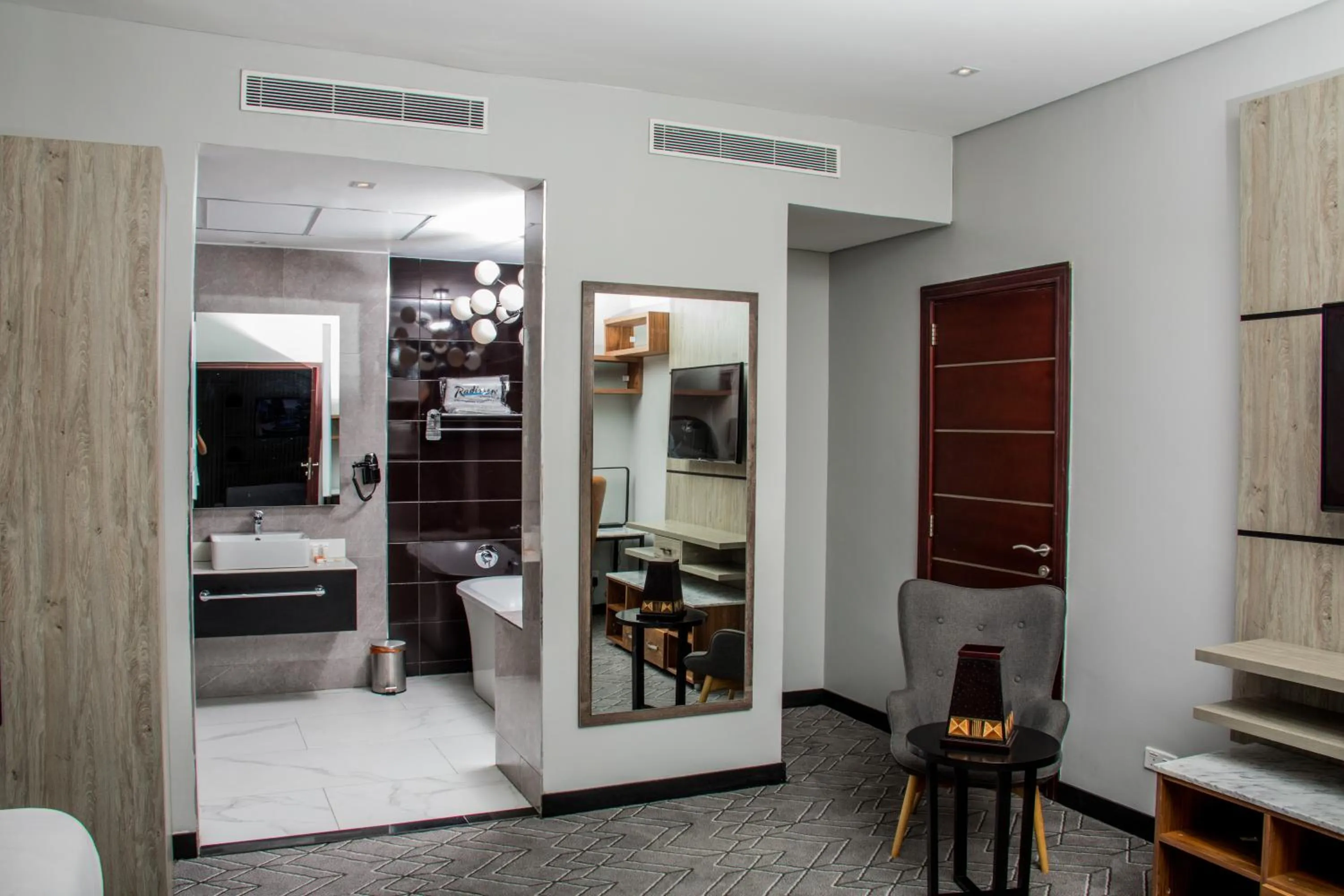 Bathroom, Bed in Radisson Lagos Ikeja