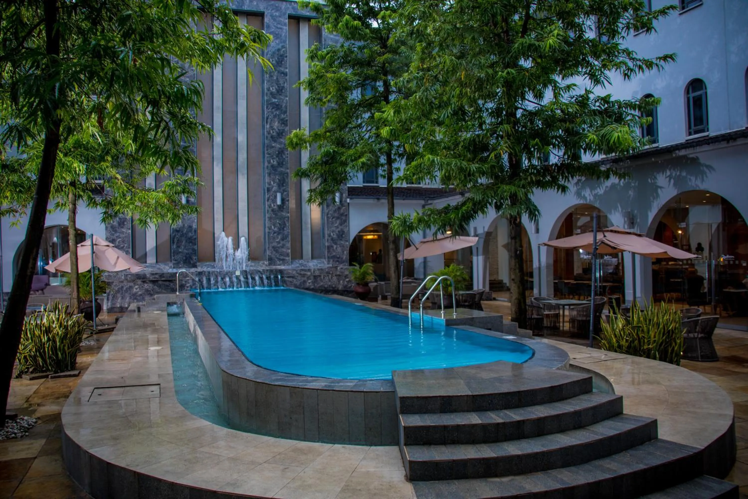 Inner courtyard view in Radisson Lagos Ikeja