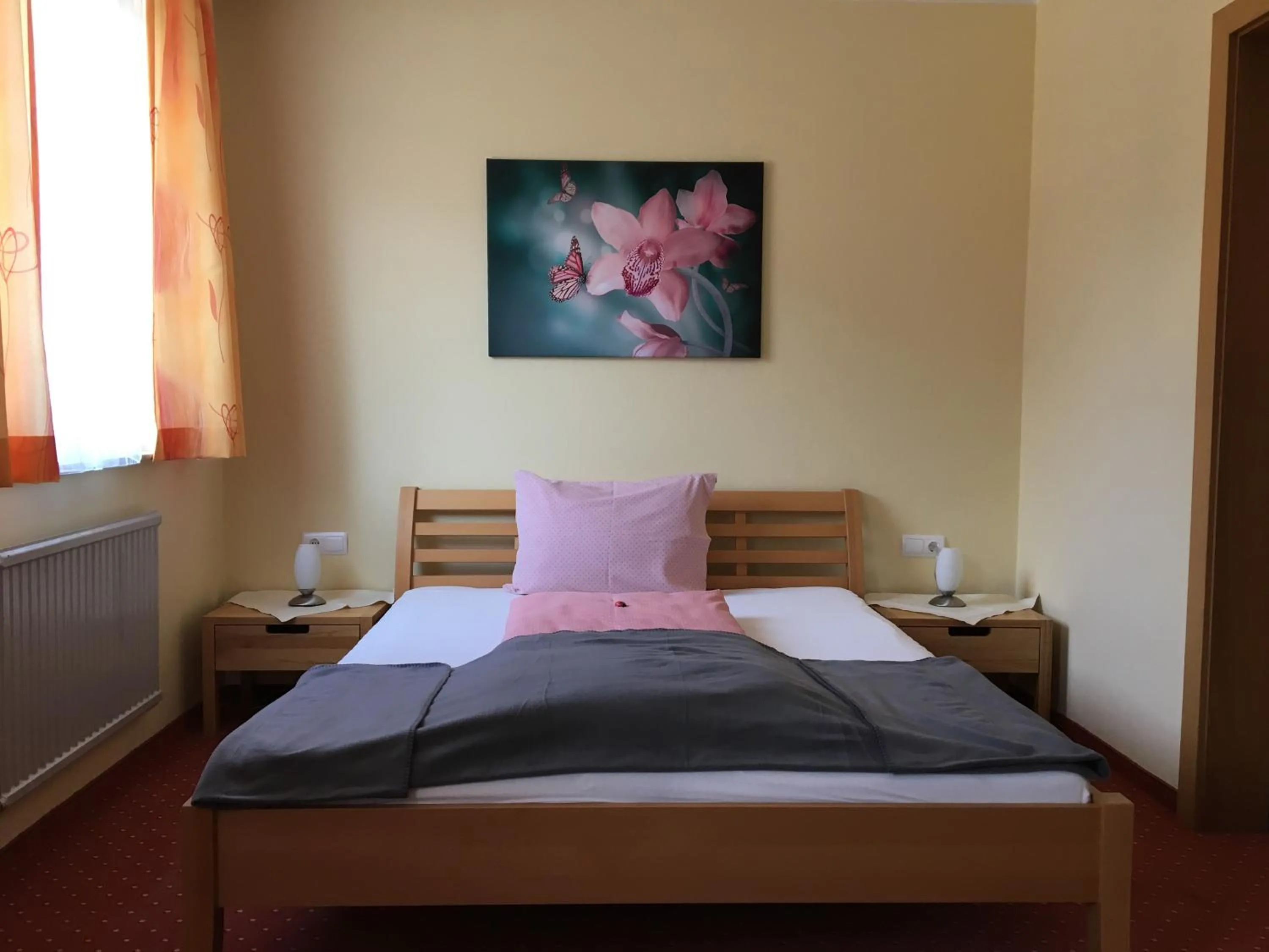 Photo of the whole room, Bed in Gasthof-Pension Golob