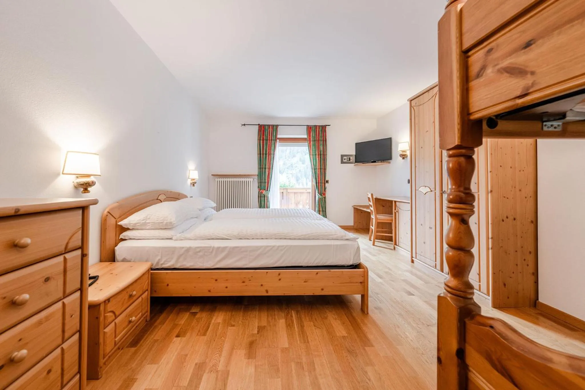 Bedroom, Bed in Family Apartments Vioz