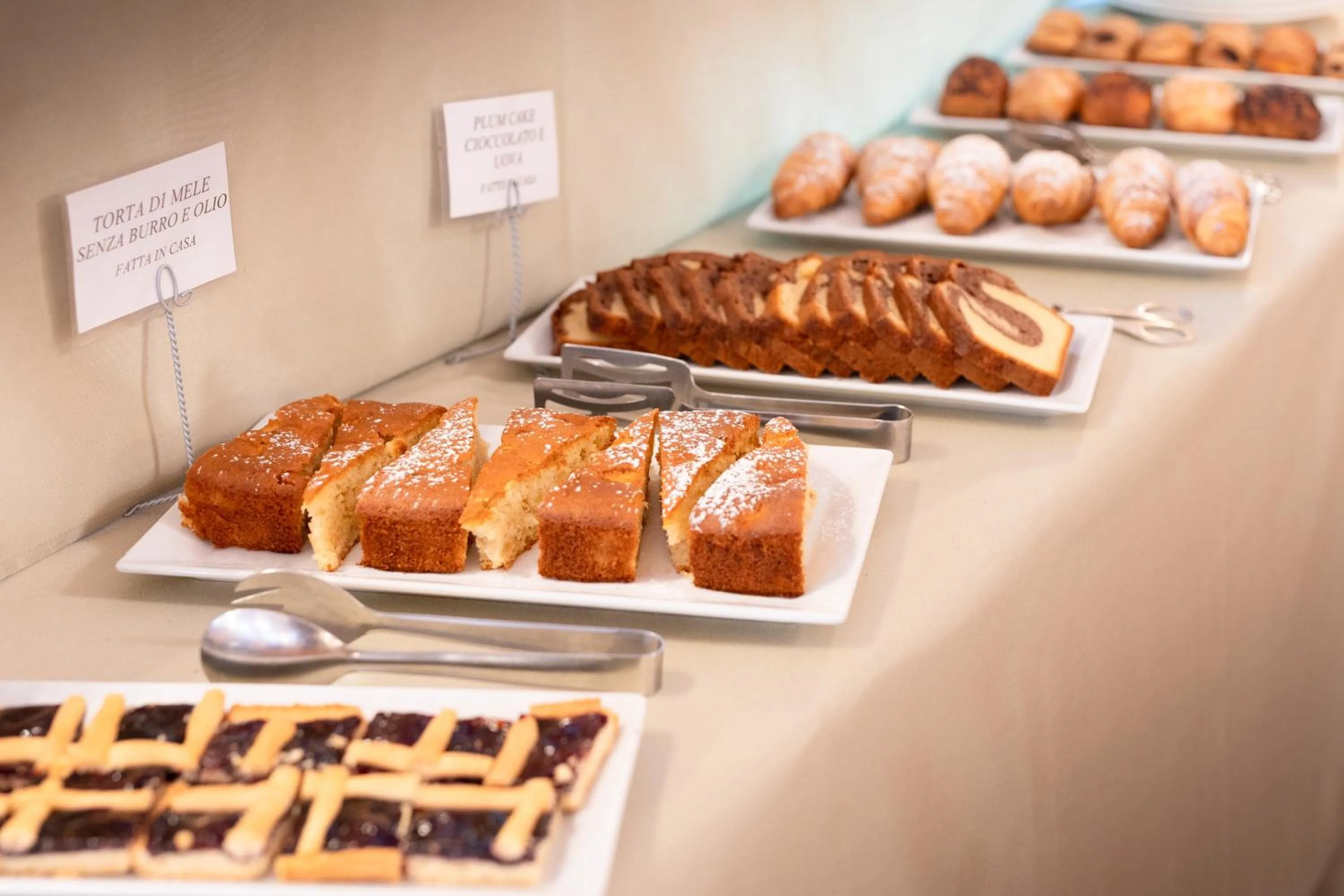 Buffet breakfast in Family Apartments Vioz