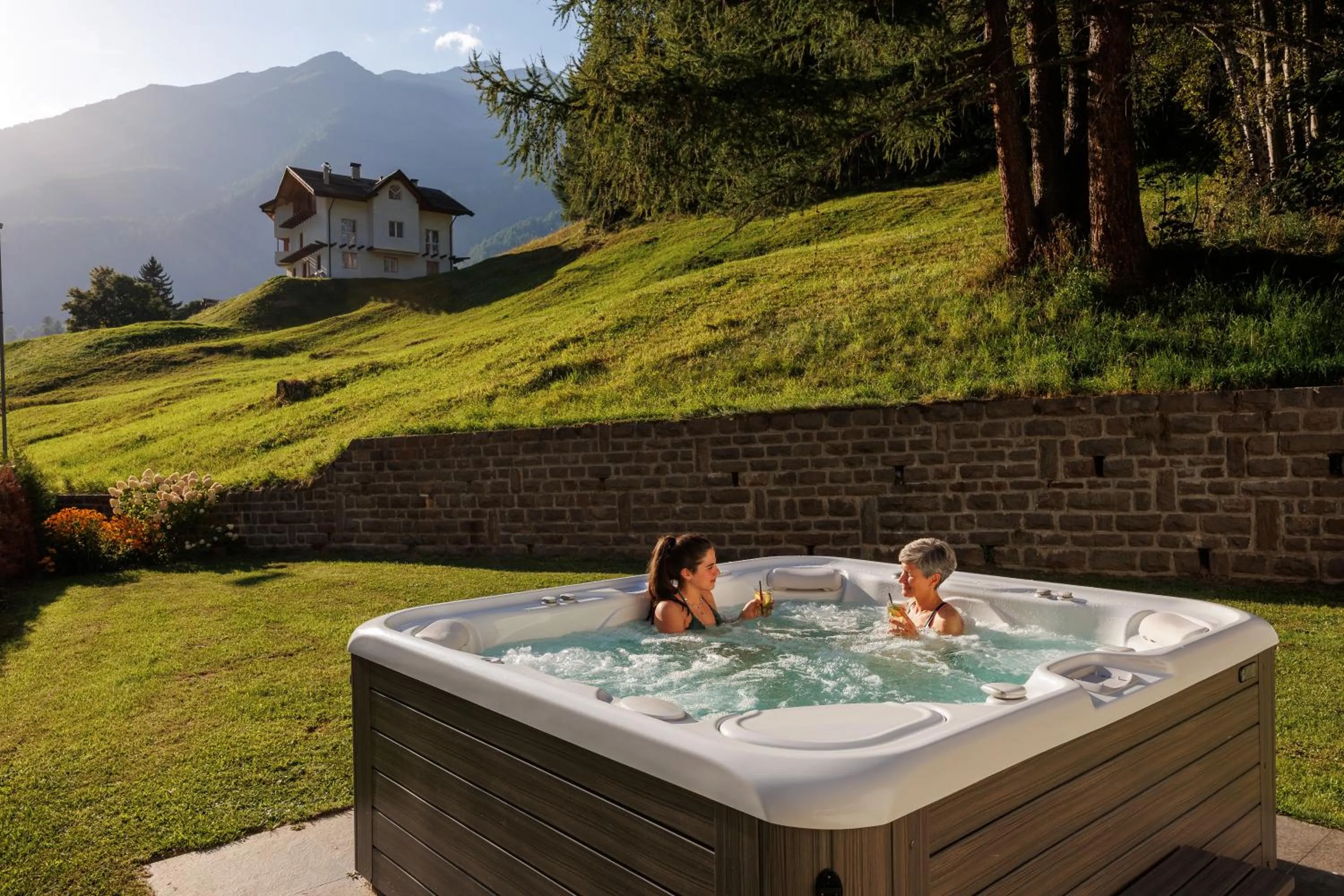 Hot Tub in Family Apartments Vioz