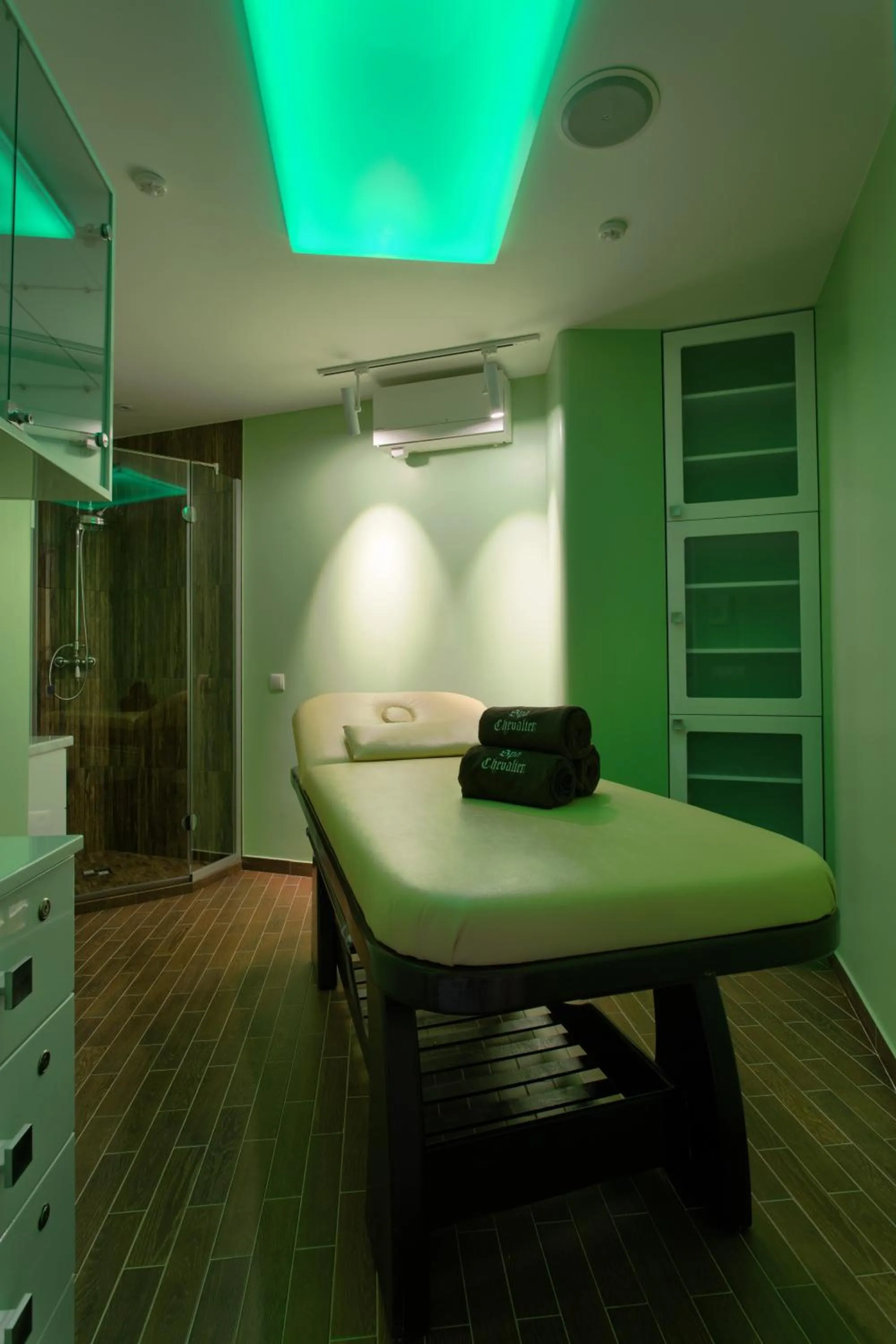 Massage in Chevalier Hotel & SPA