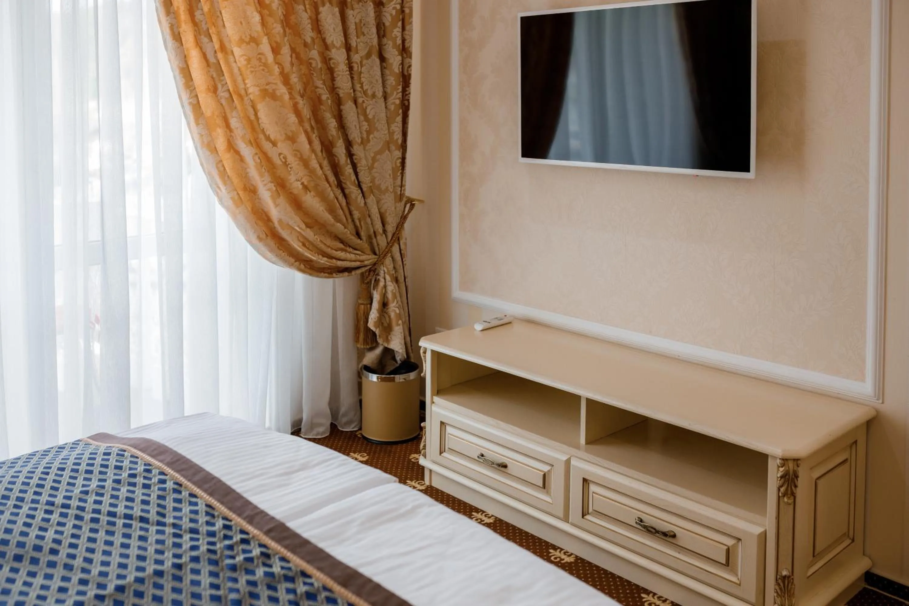 Bed in Chevalier Hotel & SPA