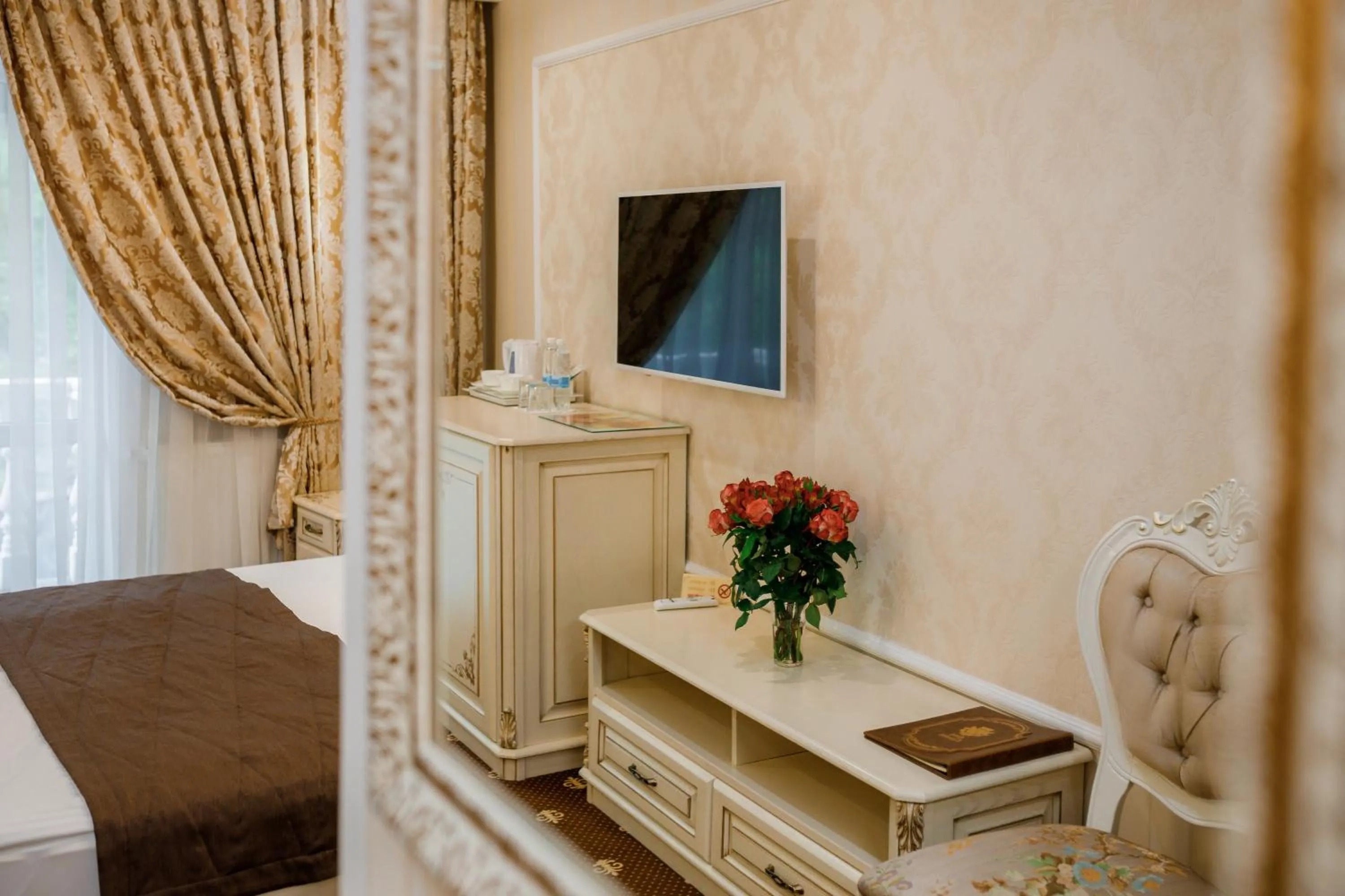 Bed in Chevalier Hotel & SPA